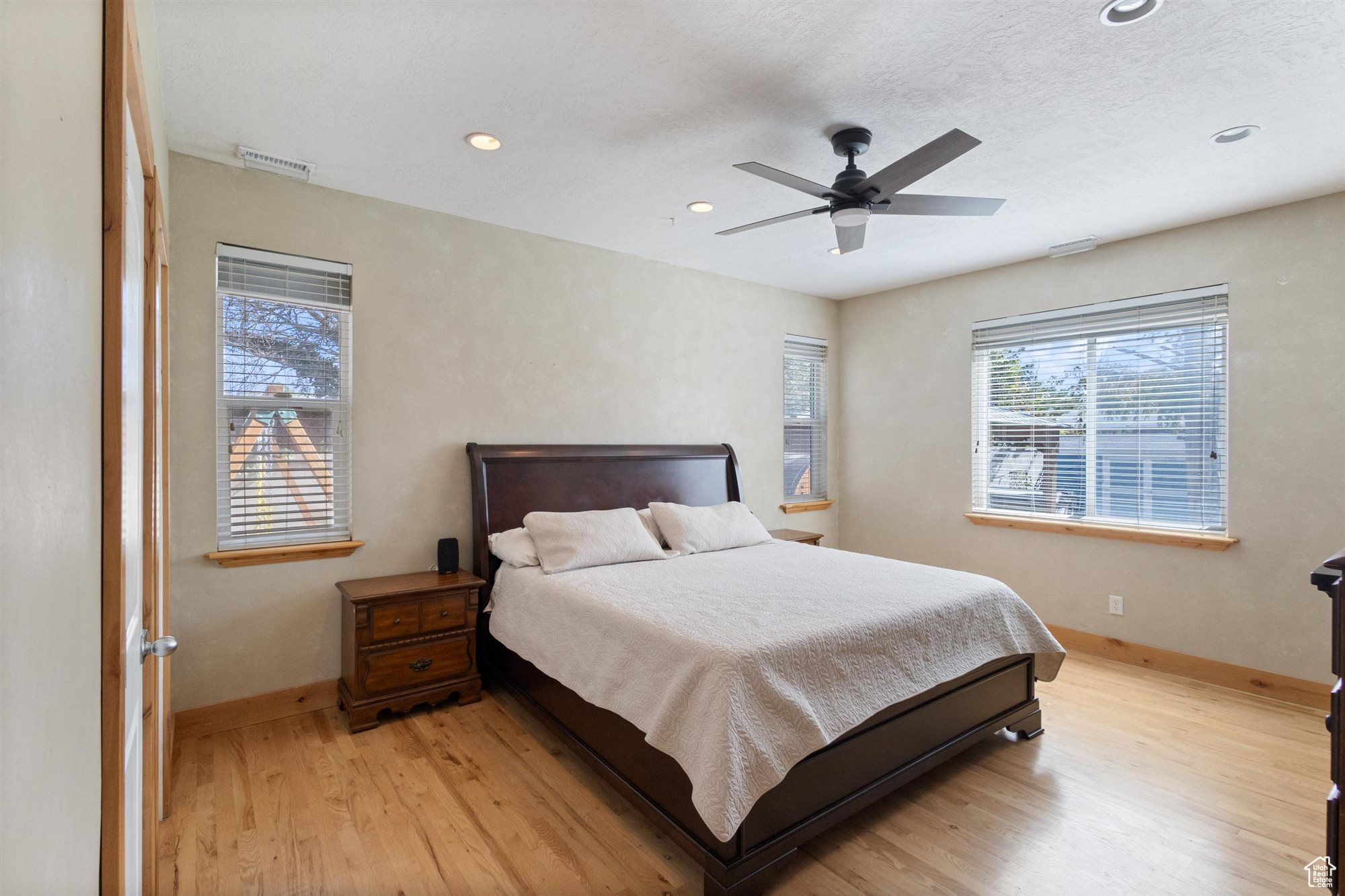 TWIN PEAKS - Residential