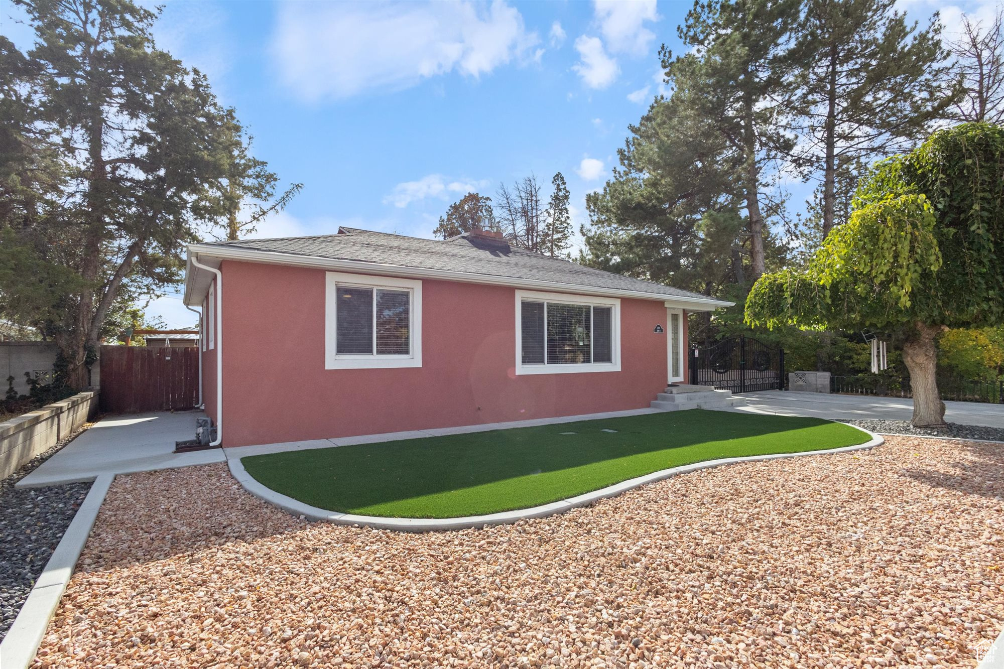 TWIN PEAKS - Residential