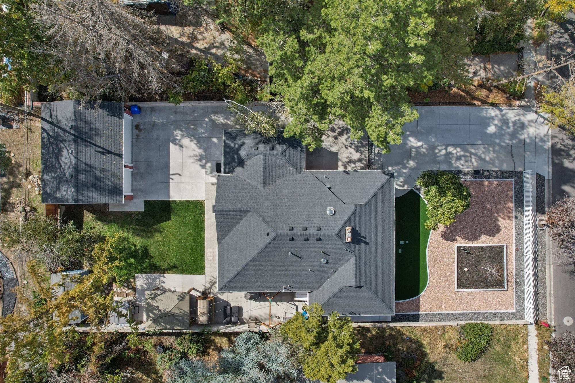 TWIN PEAKS - Residential