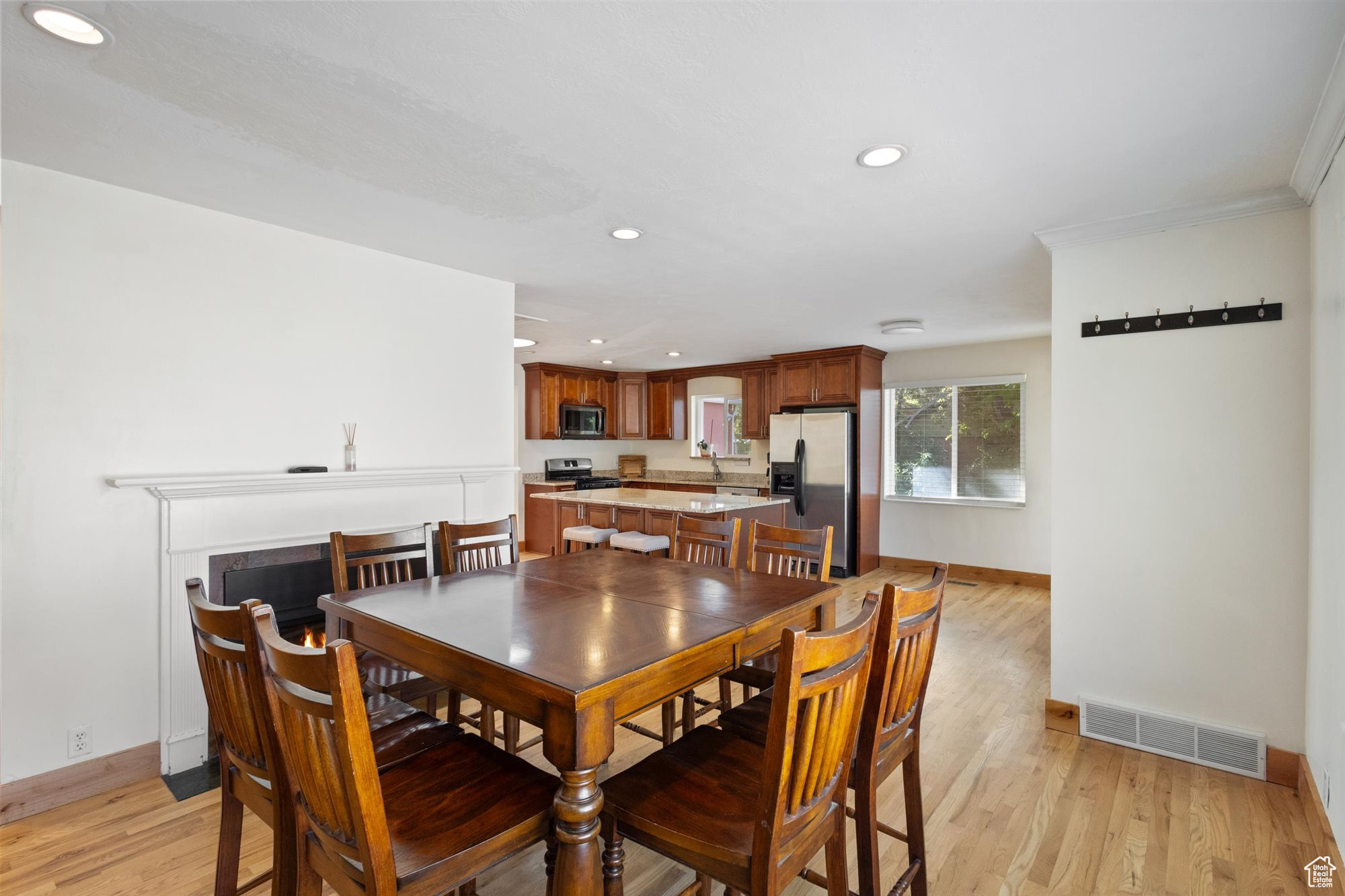 TWIN PEAKS - Residential