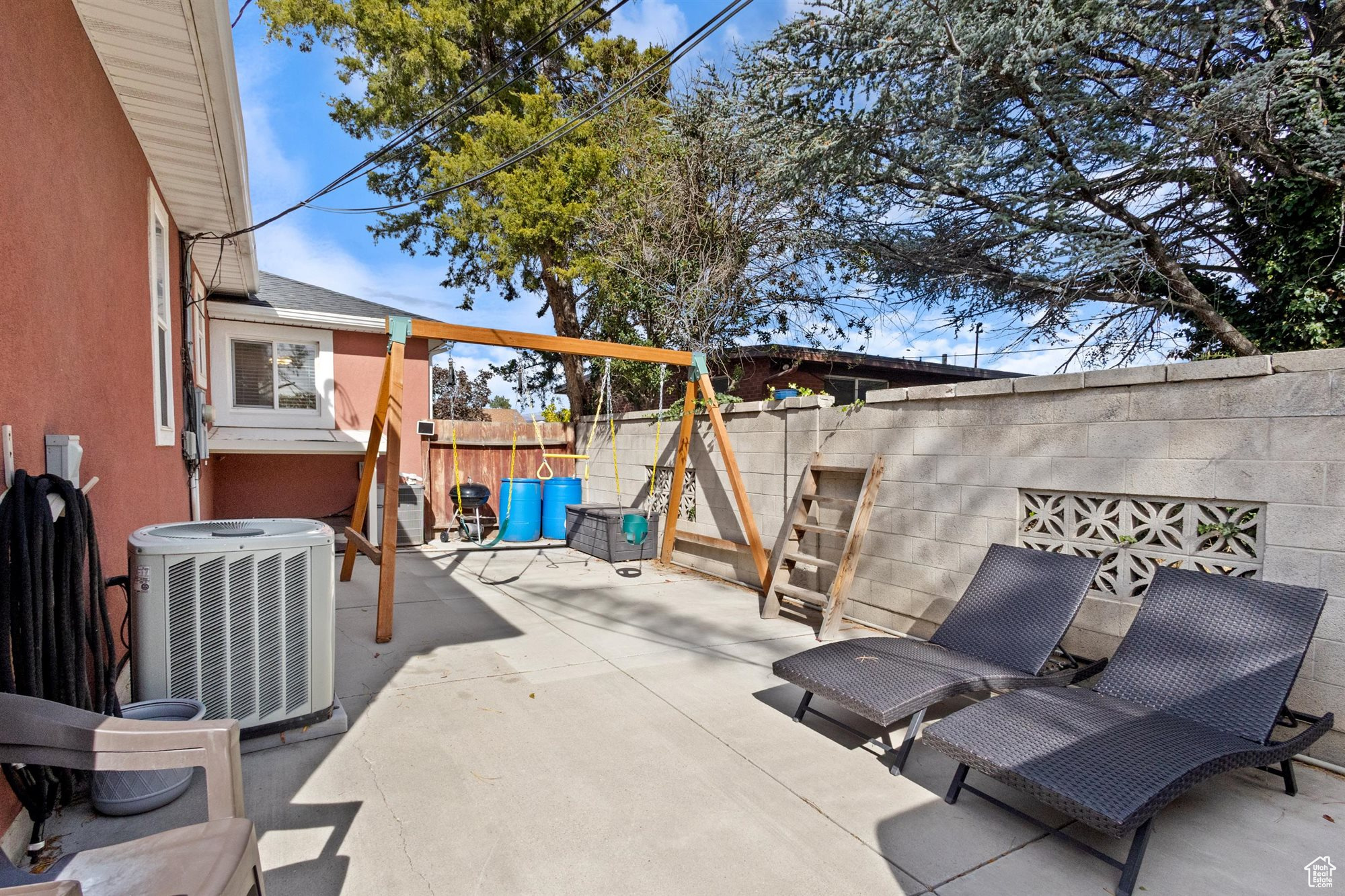 TWIN PEAKS - Residential