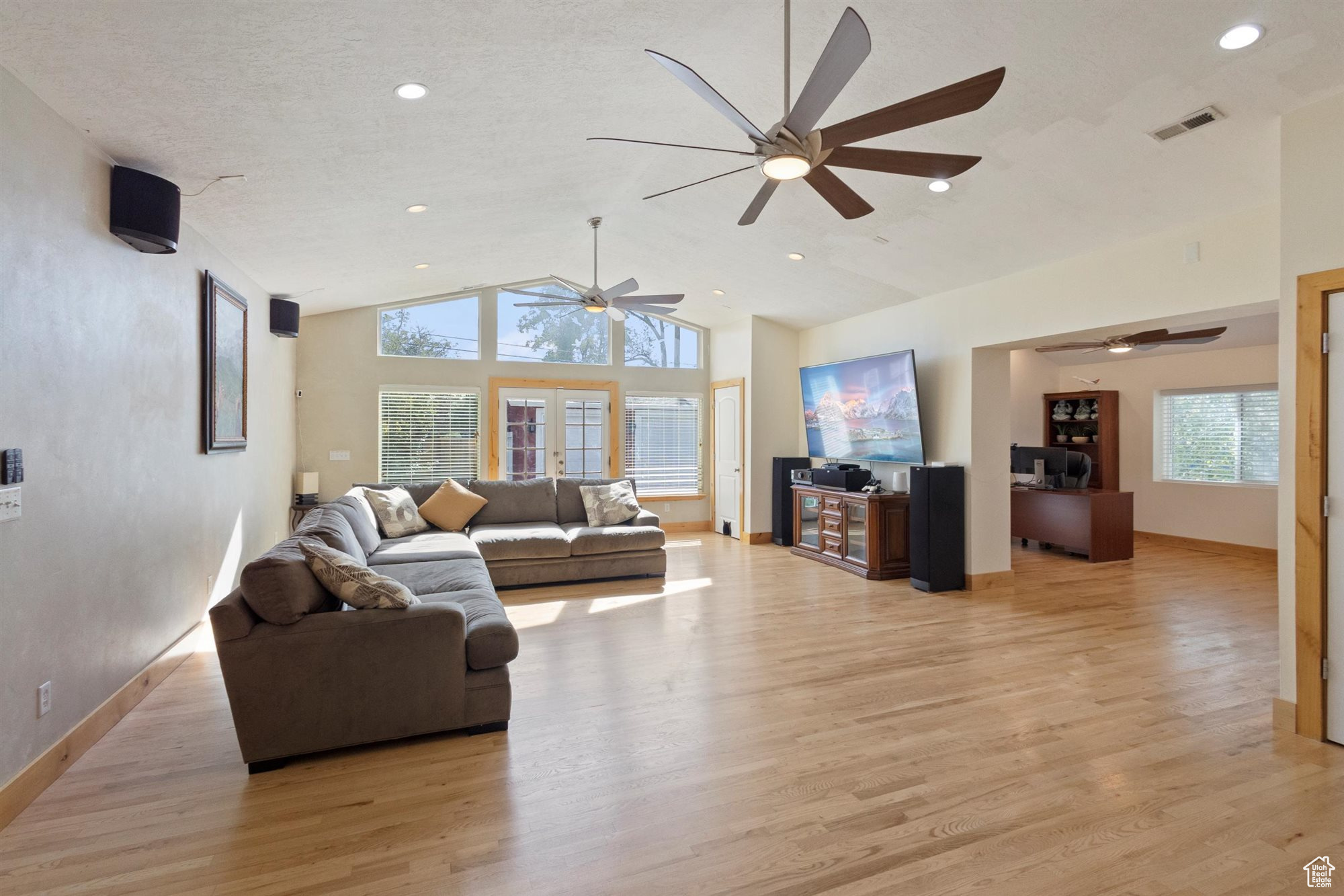 TWIN PEAKS - Residential