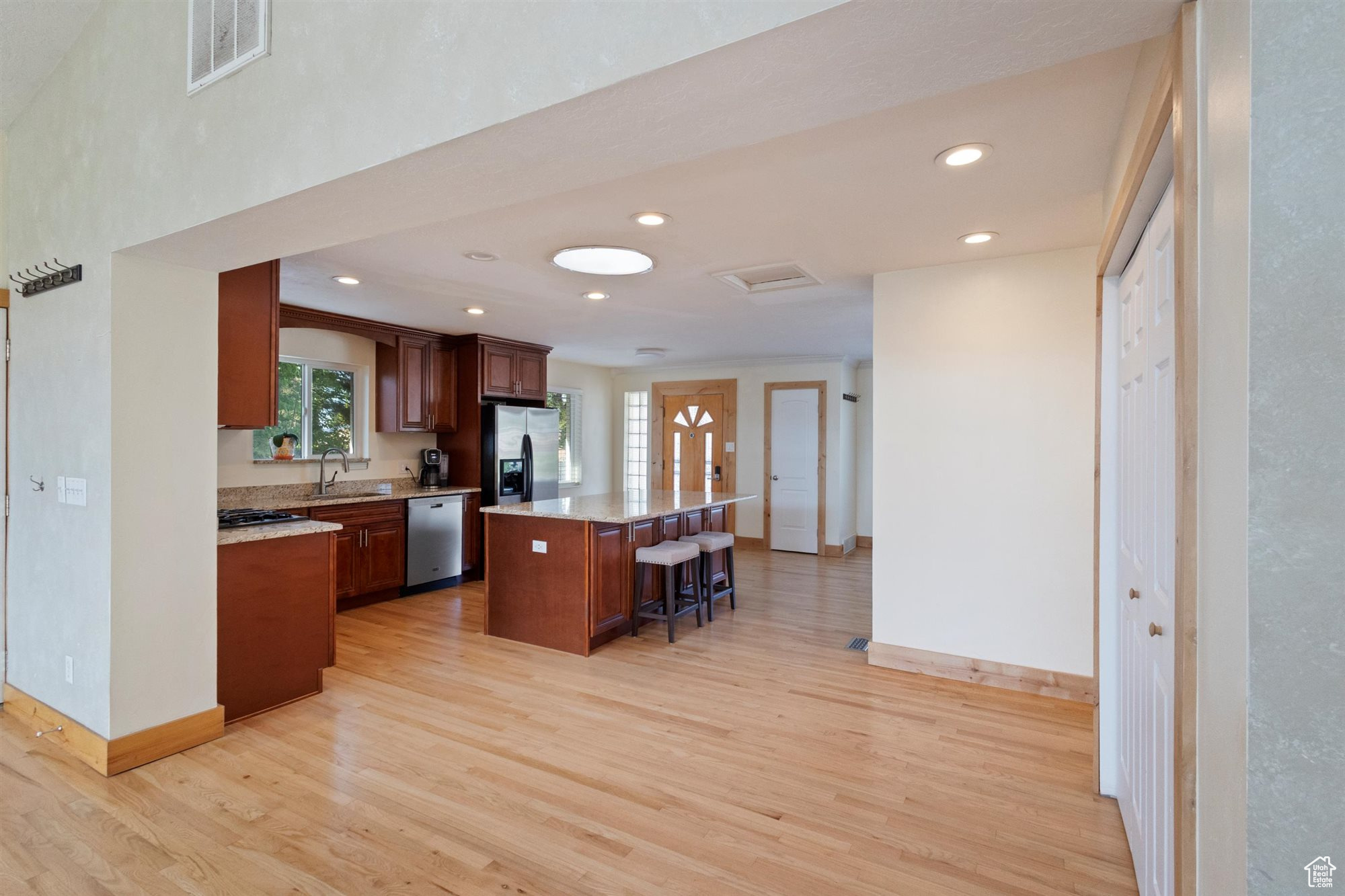 TWIN PEAKS - Residential