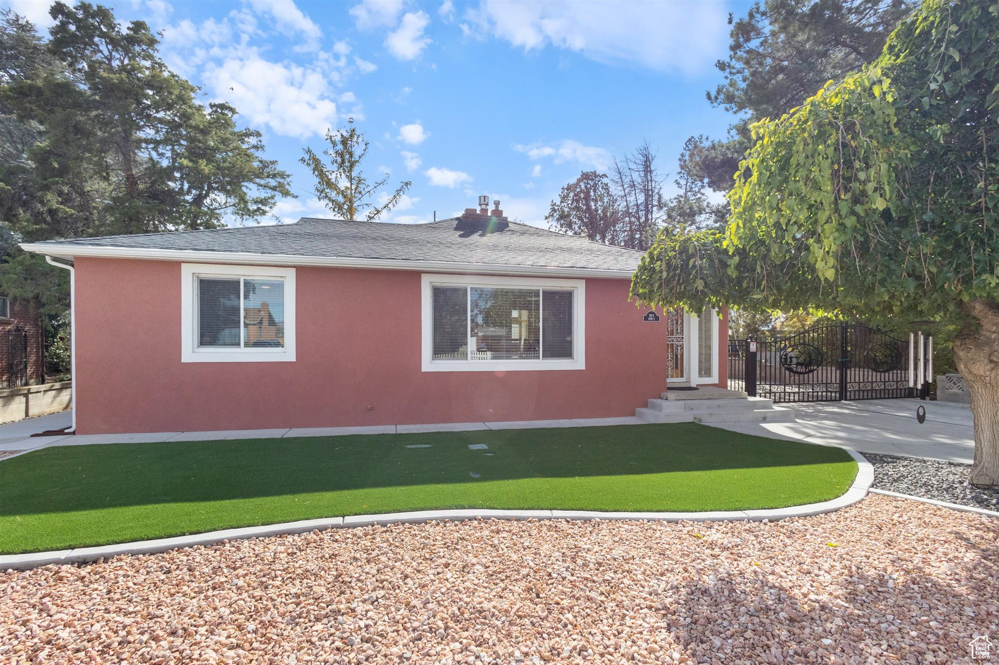 TWIN PEAKS - Residential