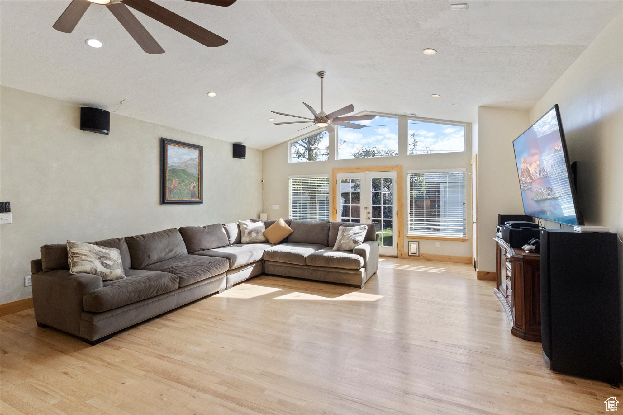 TWIN PEAKS - Residential