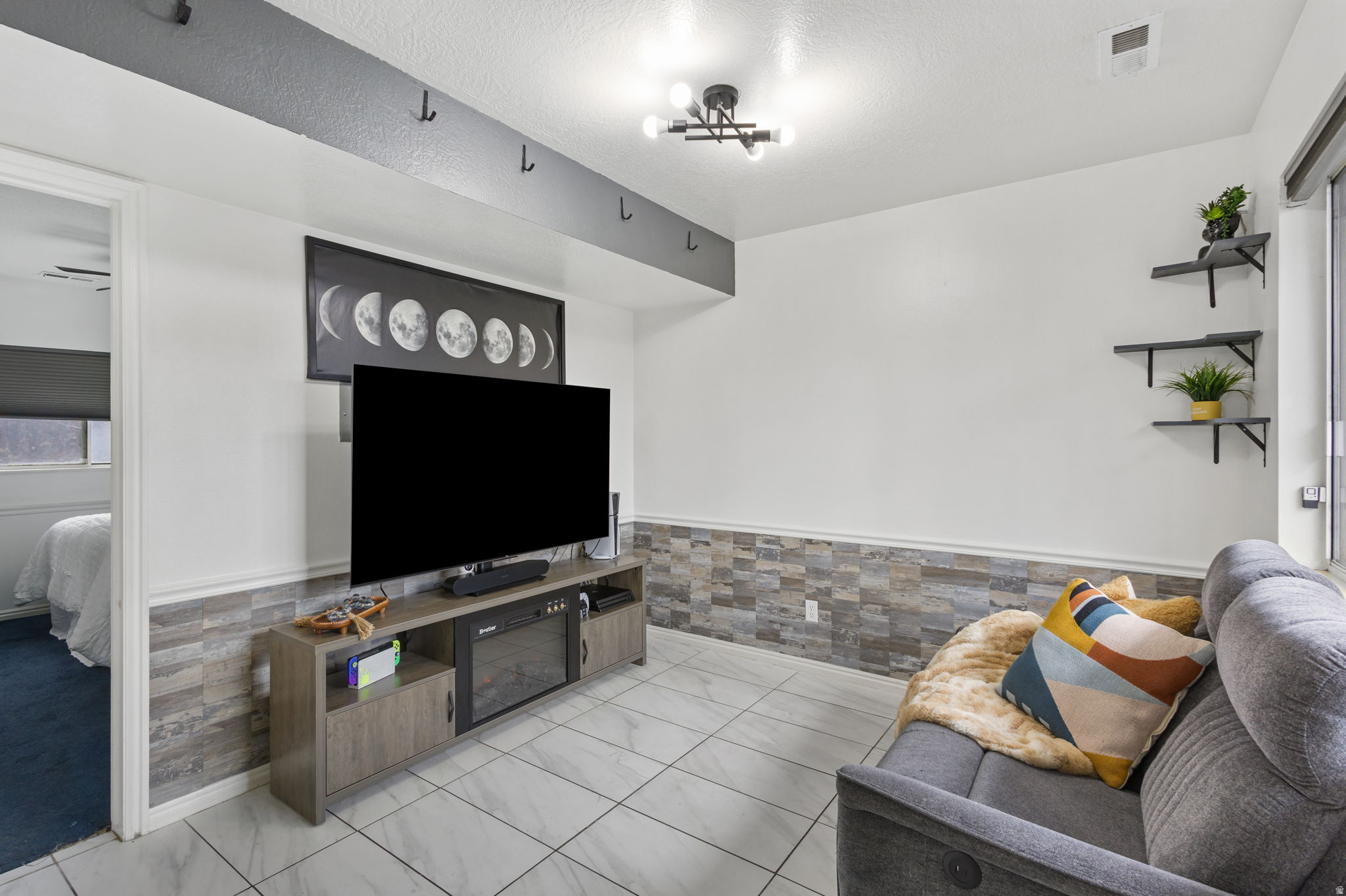 DANIELS SQUARE - Residential