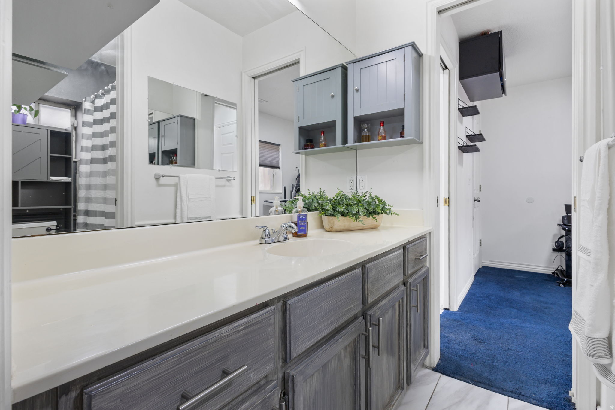 DANIELS SQUARE - Residential