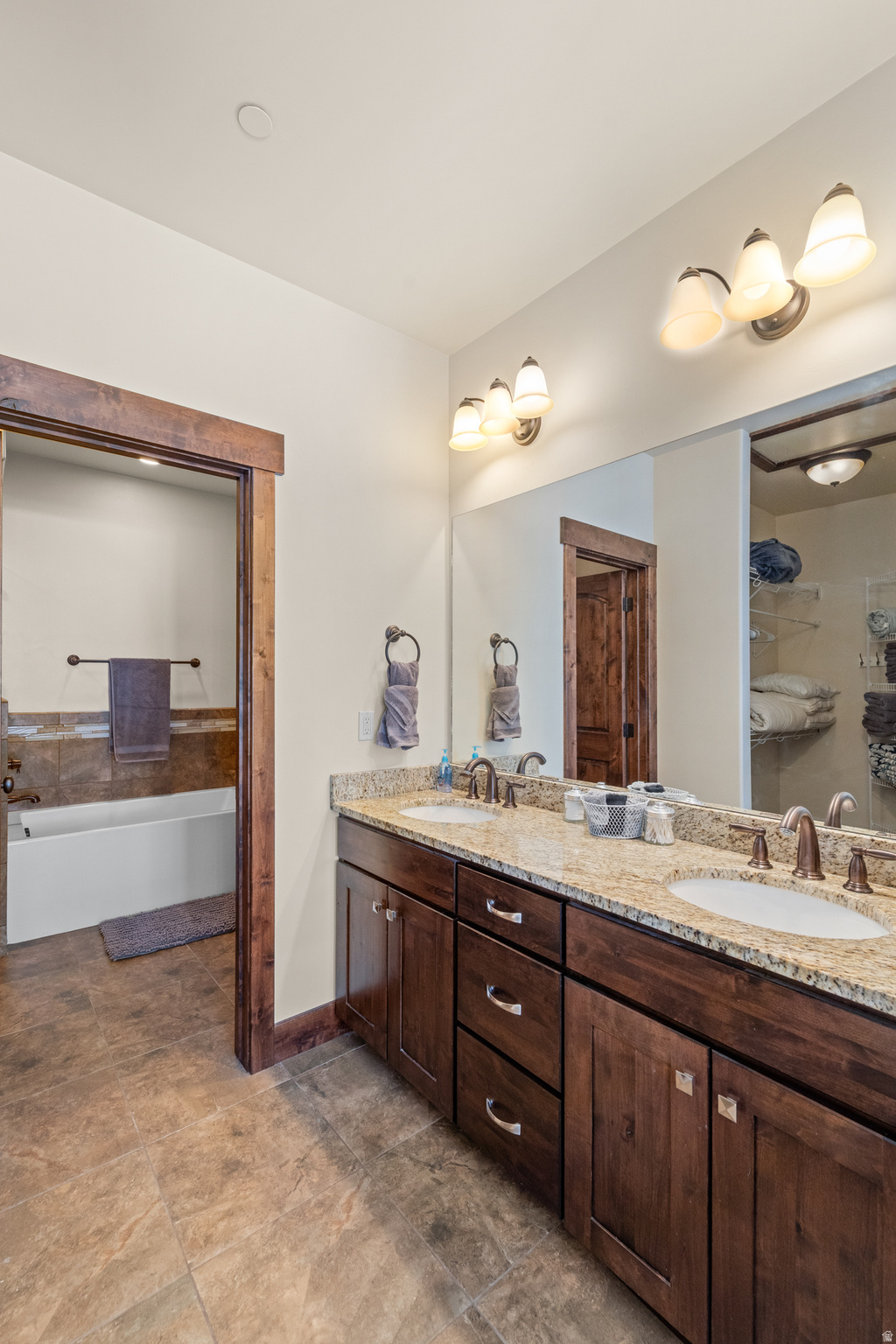 IROQUOIS - Residential