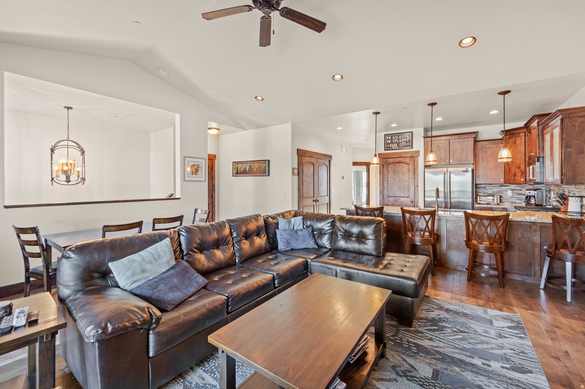 IROQUOIS - Residential