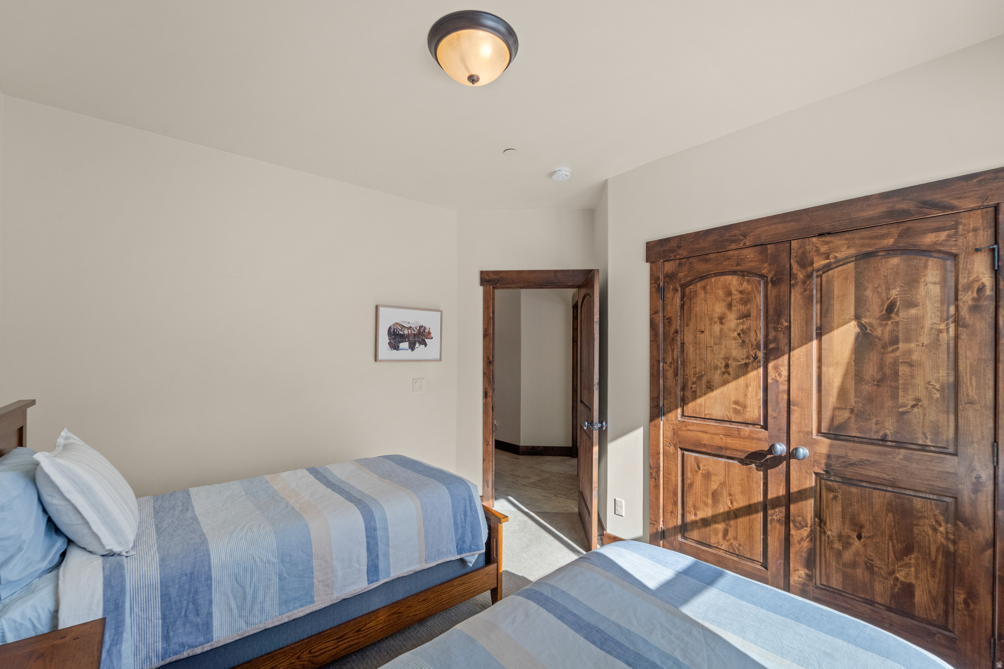 IROQUOIS - Residential