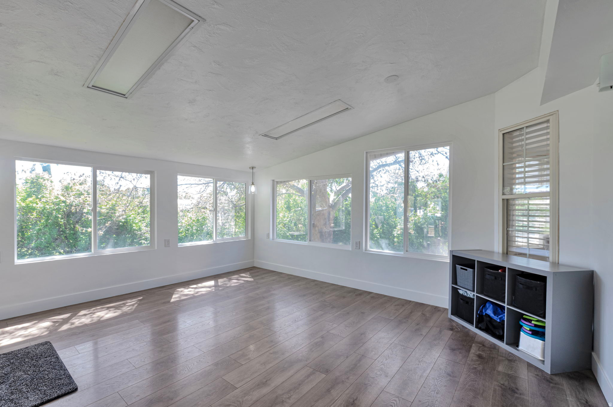 KINGSVIEW ESTATES - Residential