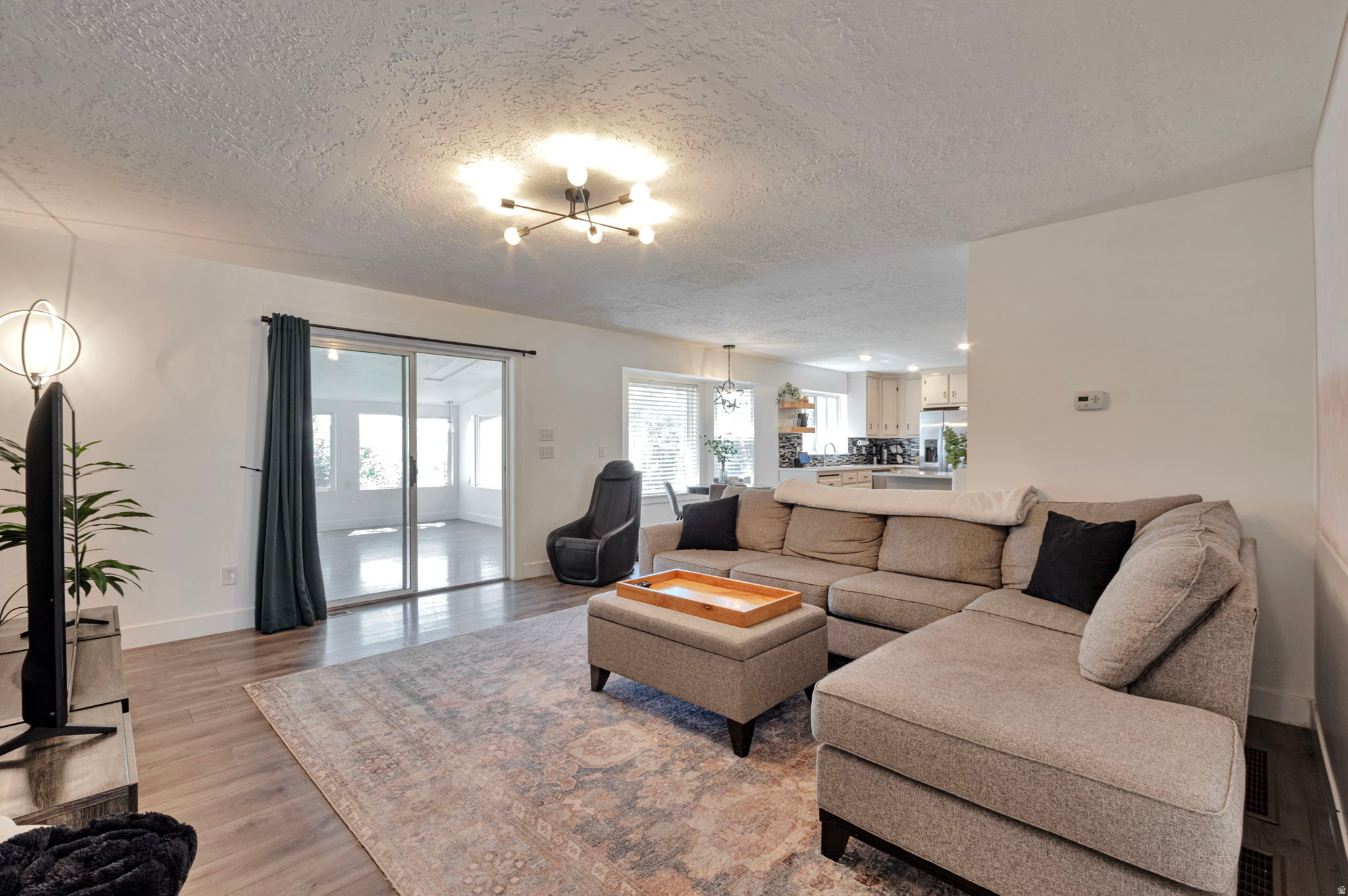 KINGSVIEW ESTATES - Residential
