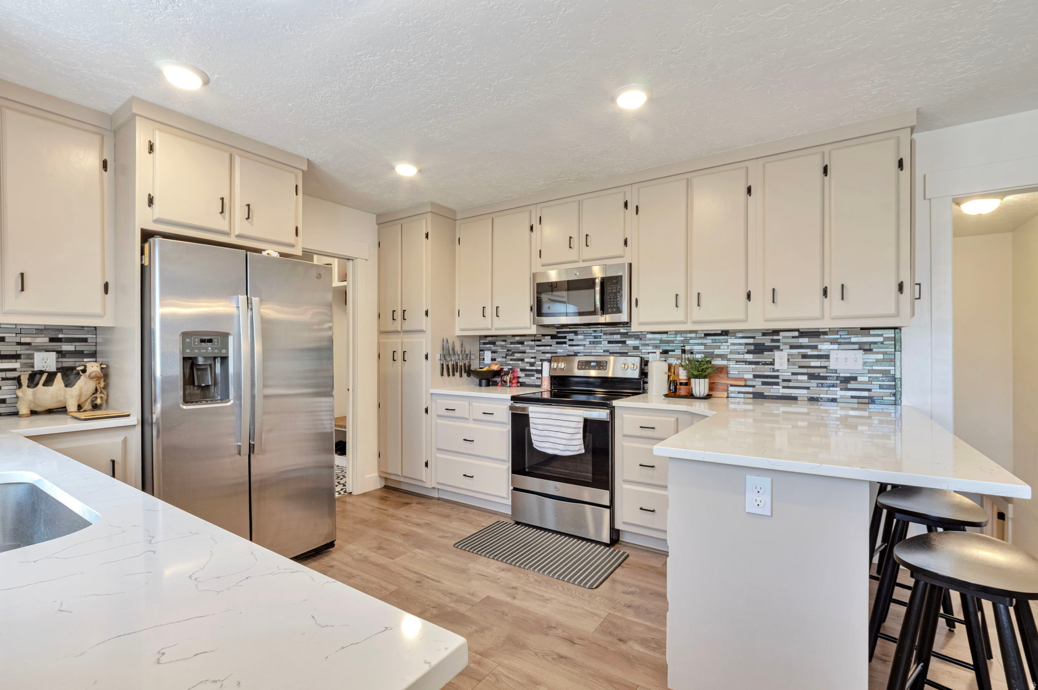 KINGSVIEW ESTATES - Residential