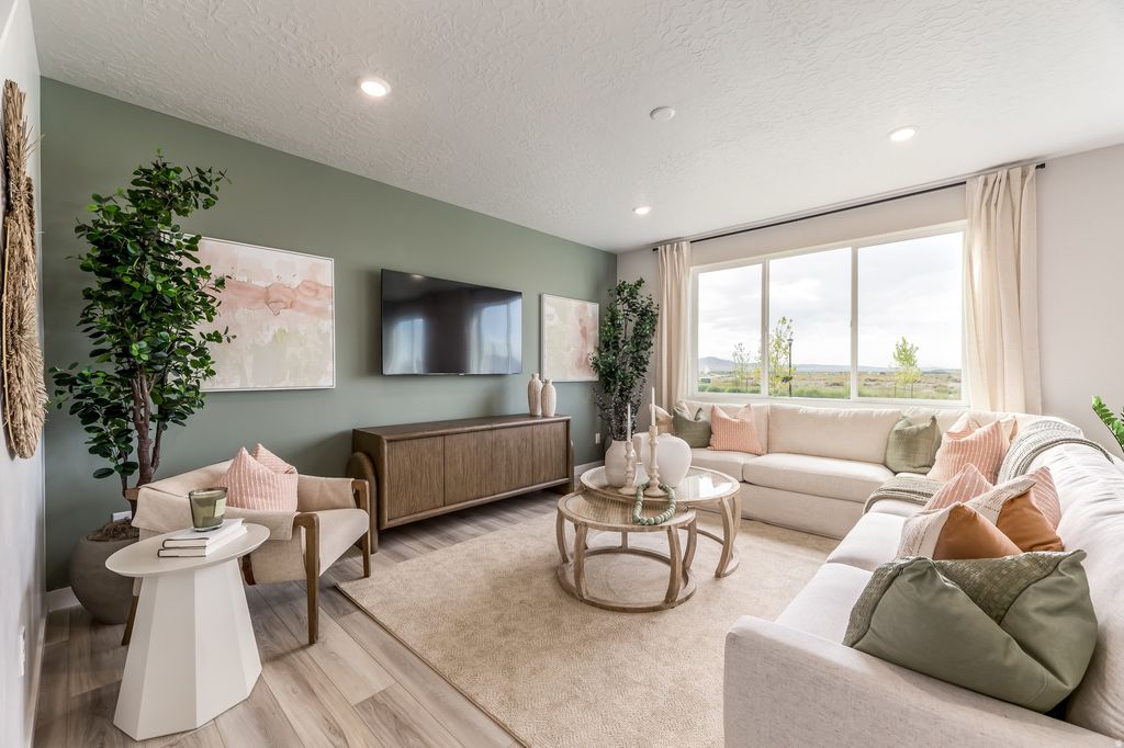 Photo of 1387 S GLAMBERT LN #211, Saratoga Springs, UT 84045 (MLS # 2125062)