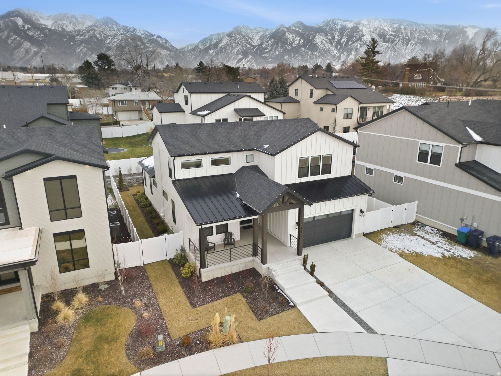 PEBBLE HILLS - Residential