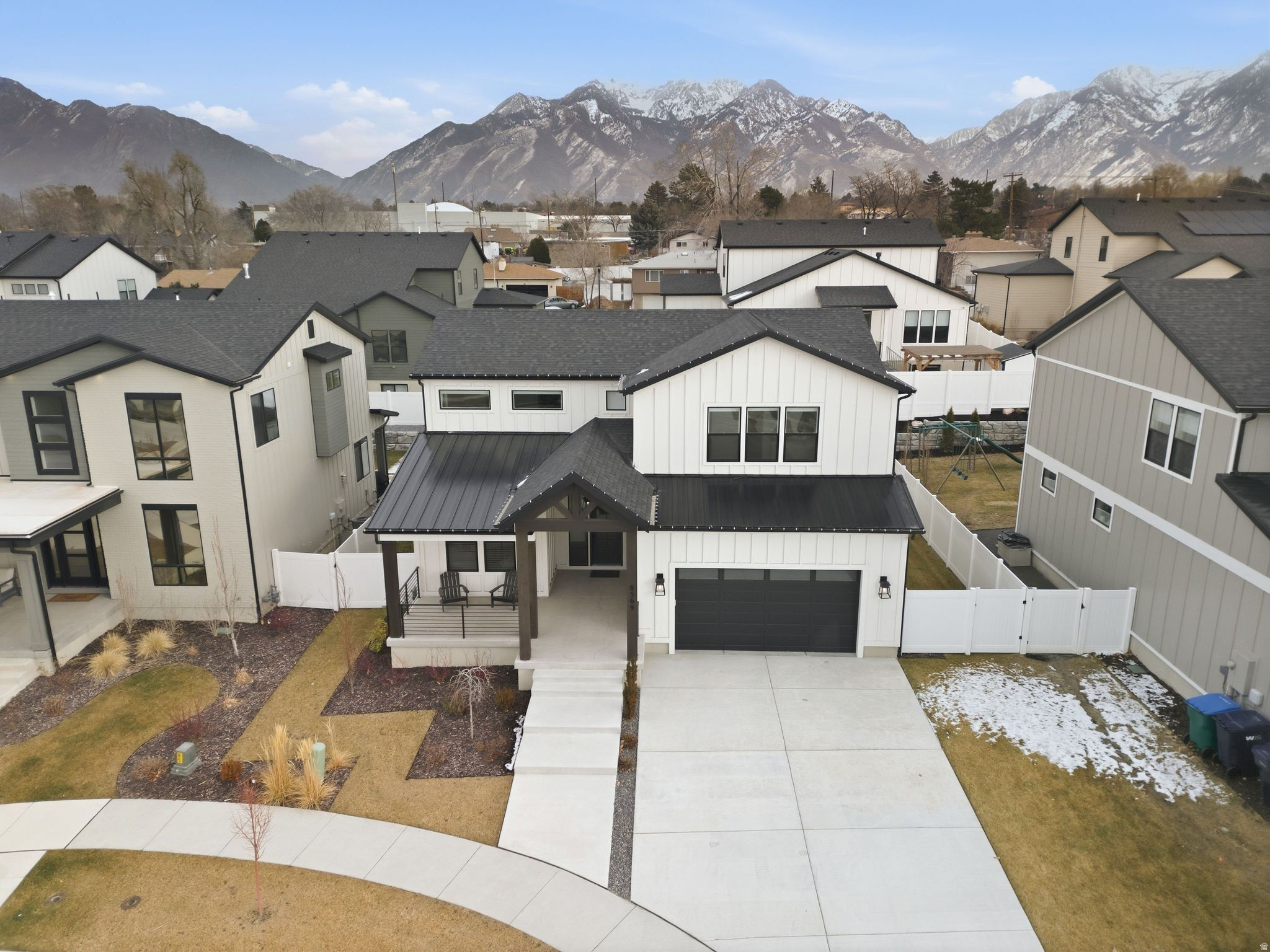 PEBBLE HILLS - Residential