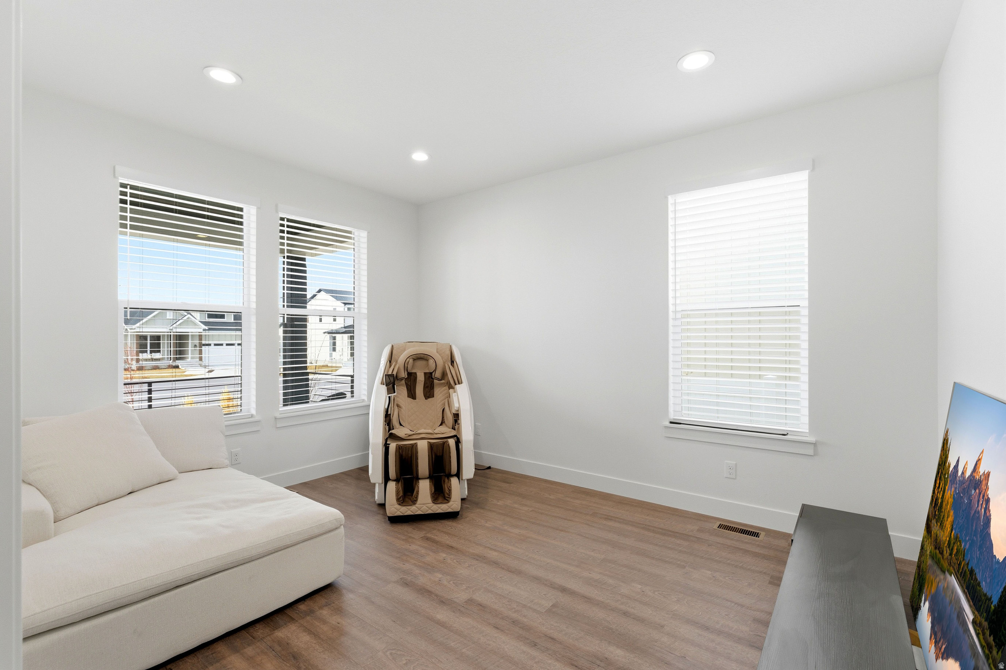 PEBBLE HILLS - Residential