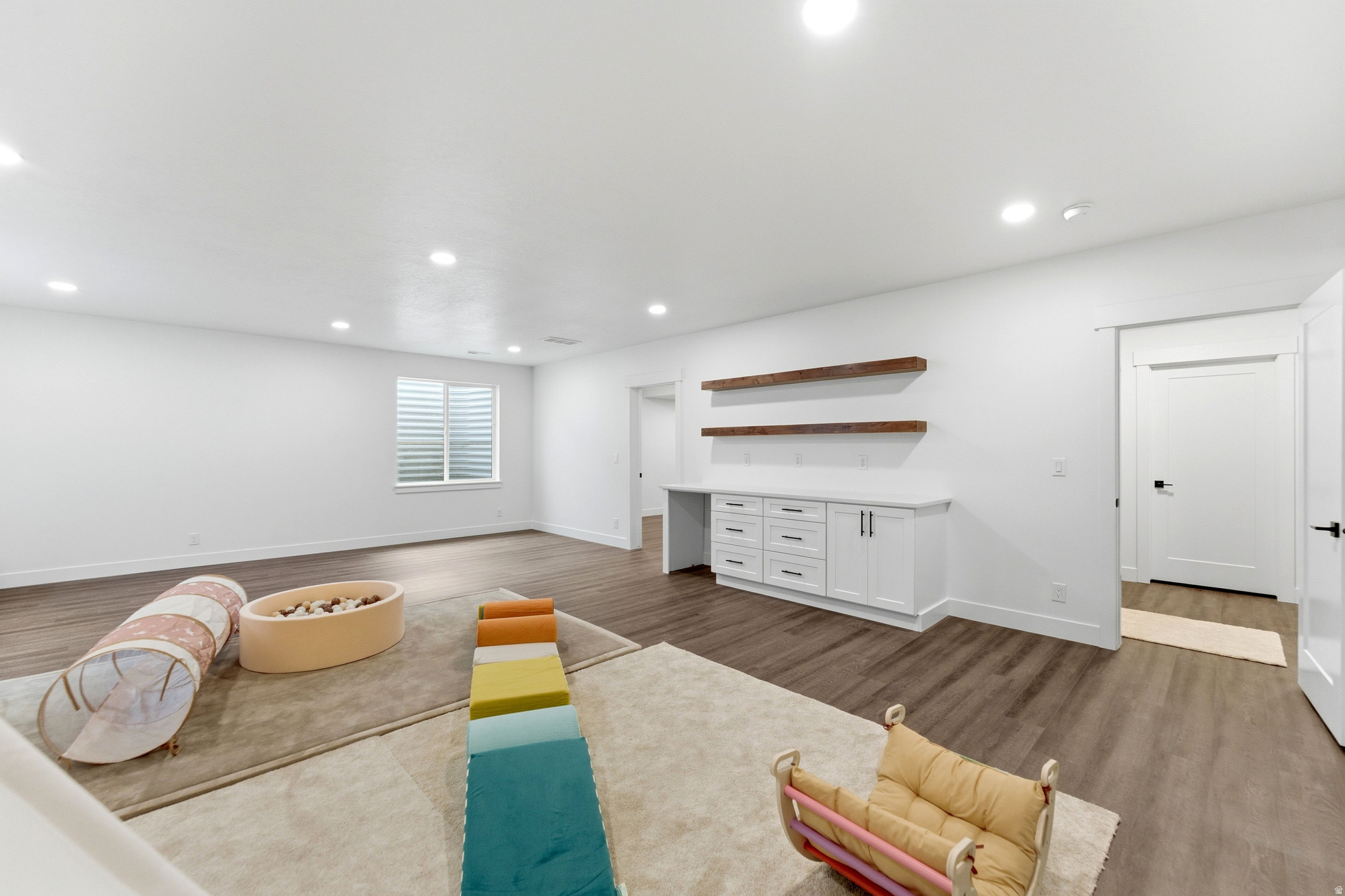 PEBBLE HILLS - Residential