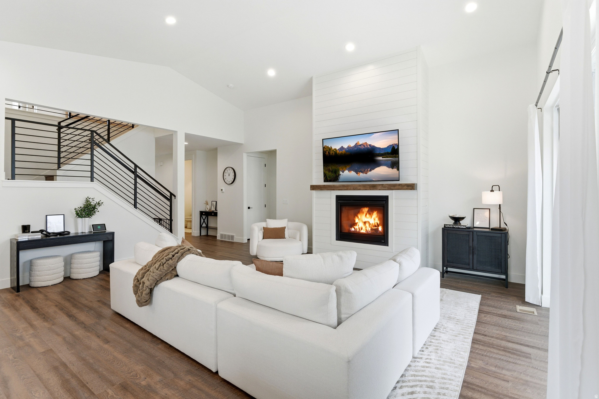 PEBBLE HILLS - Residential