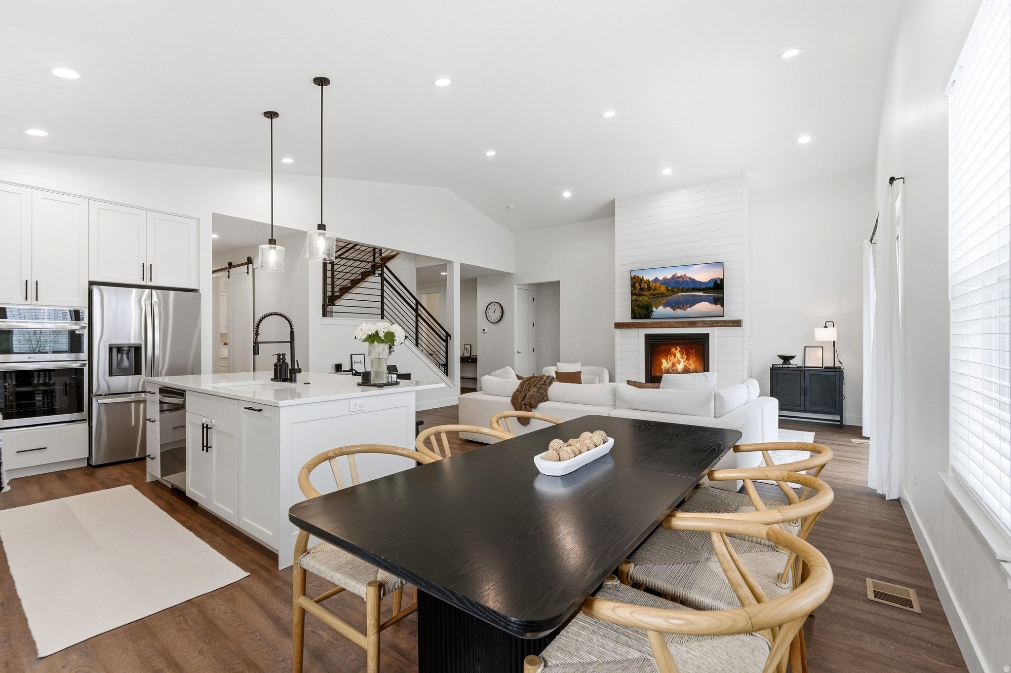 PEBBLE HILLS - Residential