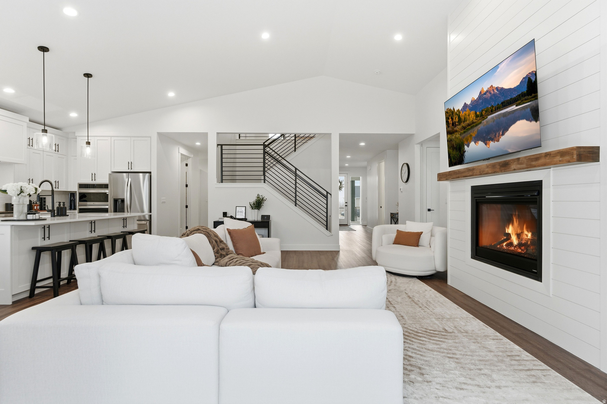 PEBBLE HILLS - Residential