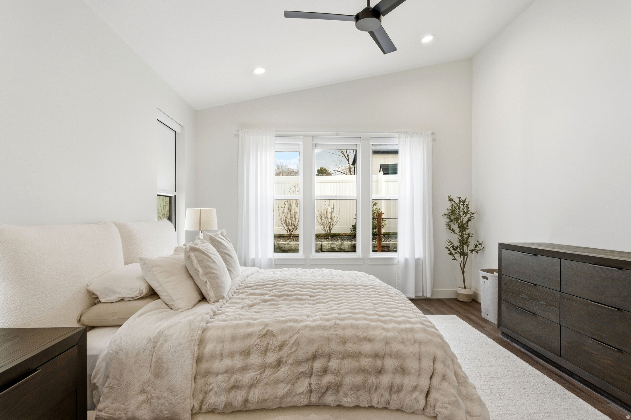 PEBBLE HILLS - Residential