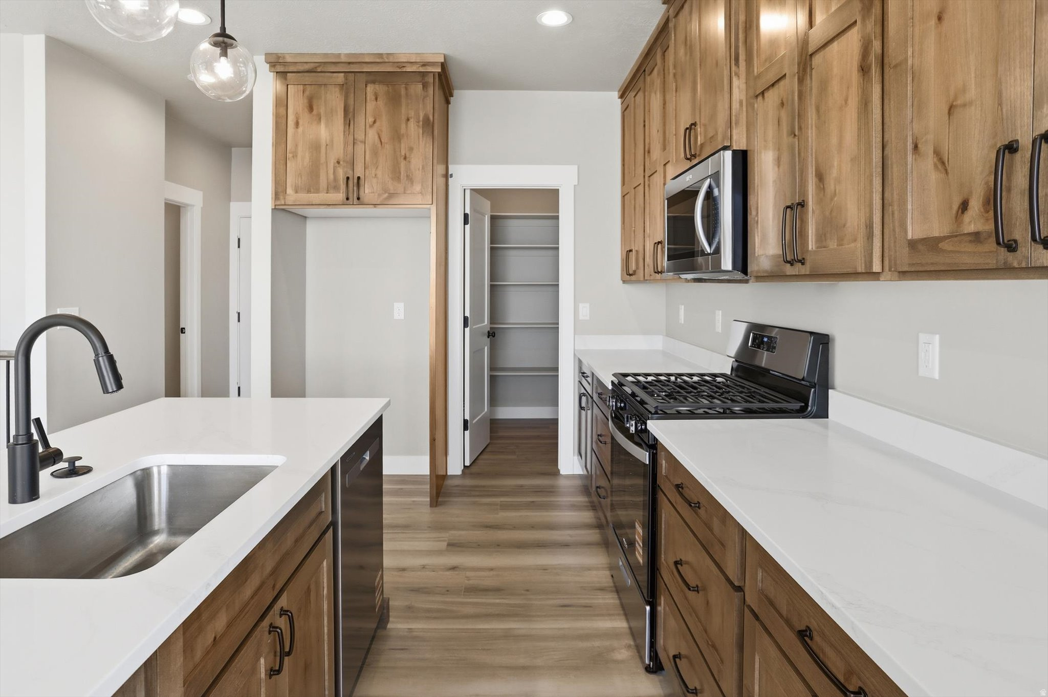 ESTATES AT RIVERVIEW - Residential