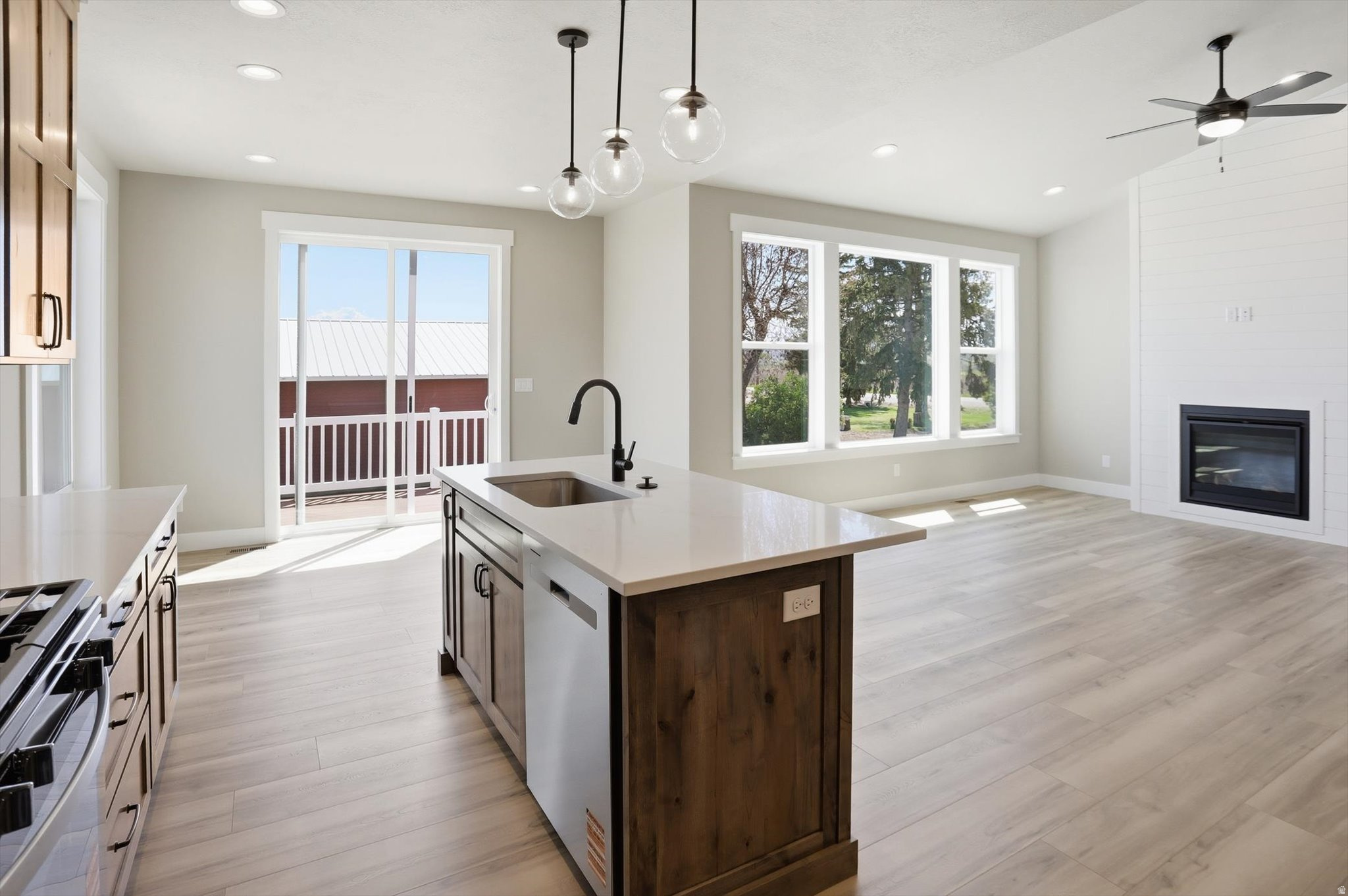 ESTATES AT RIVERVIEW - Residential