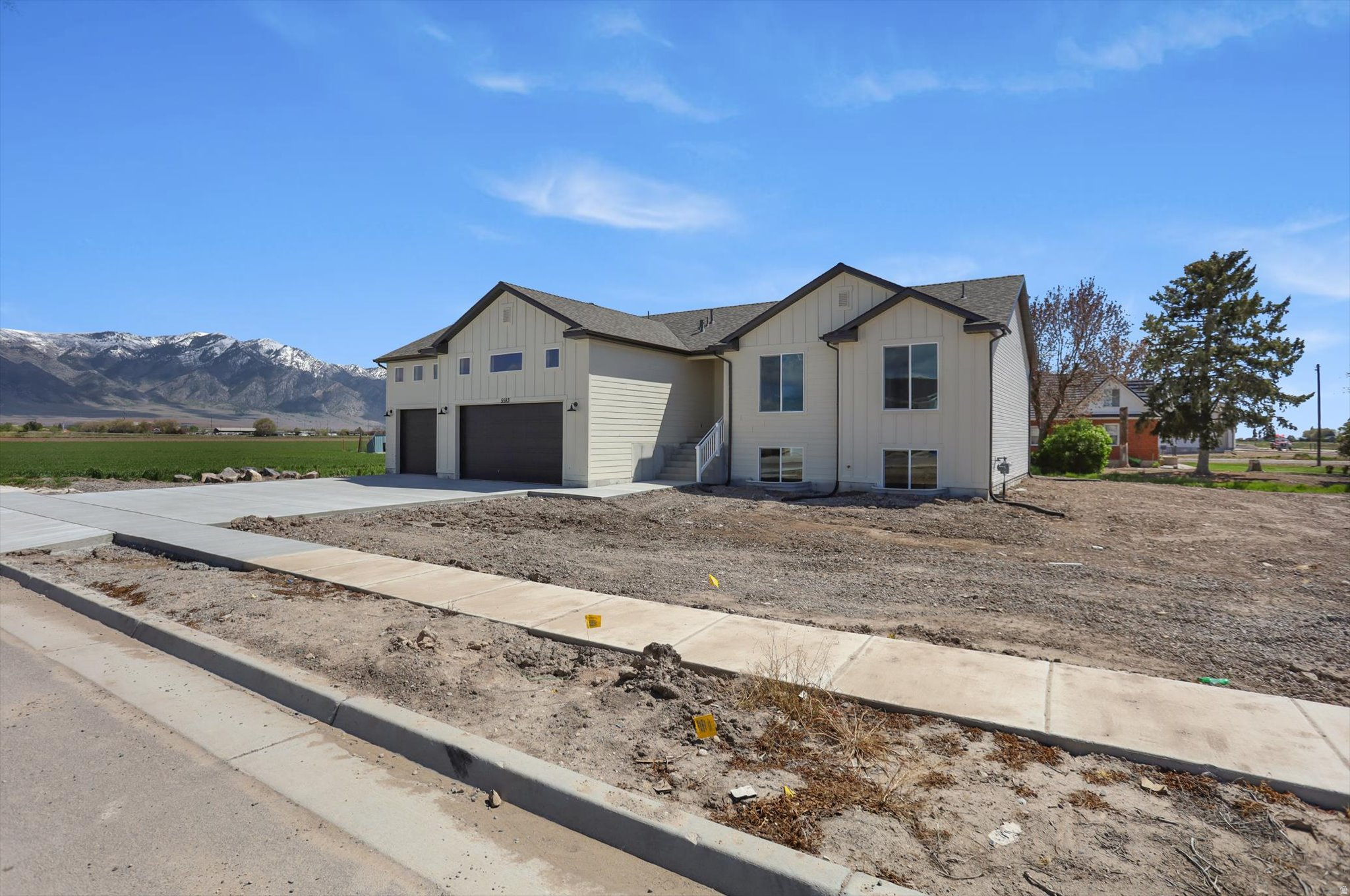 ESTATES AT RIVERVIEW - Residential
