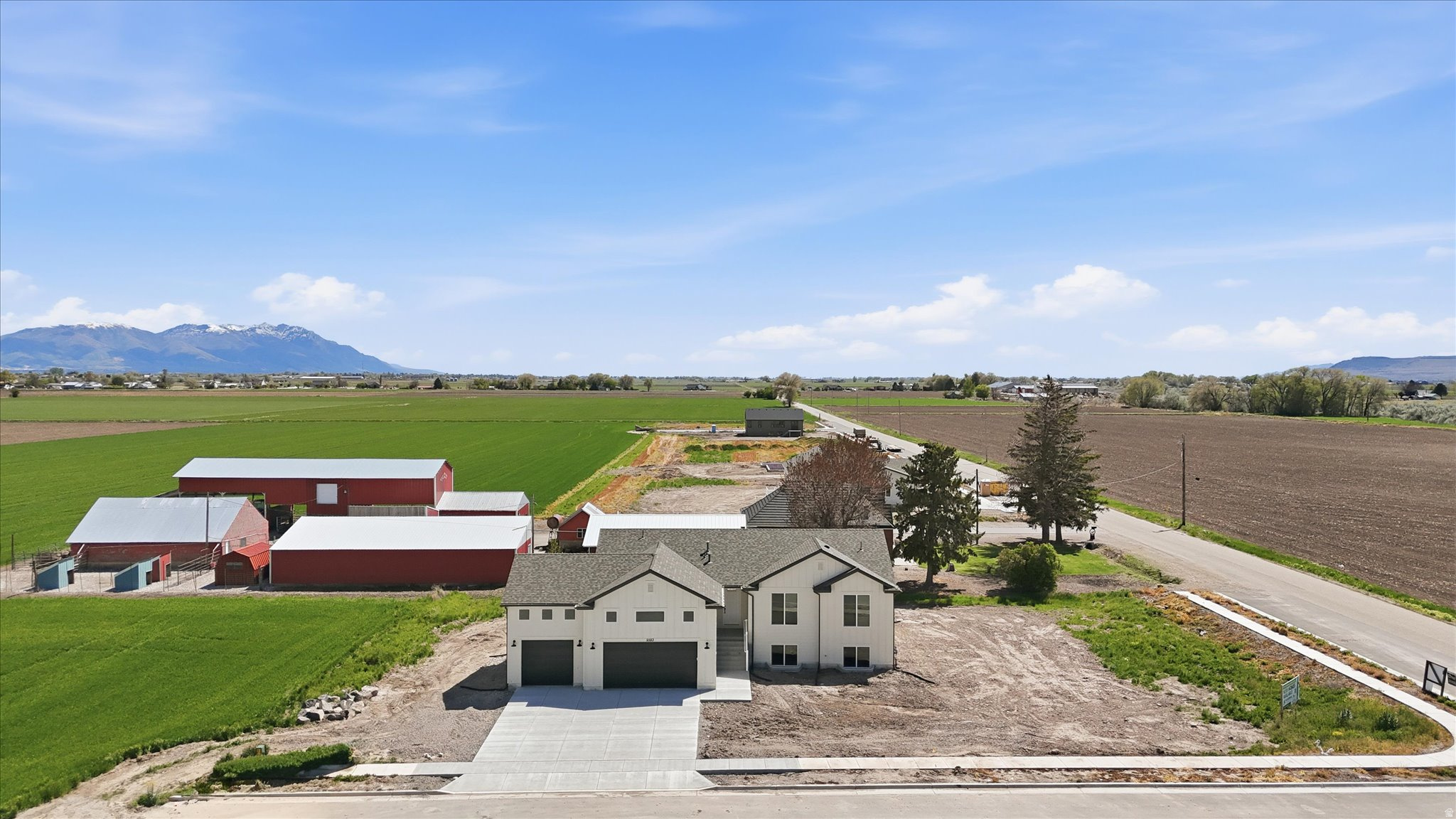 ESTATES AT RIVERVIEW - Residential