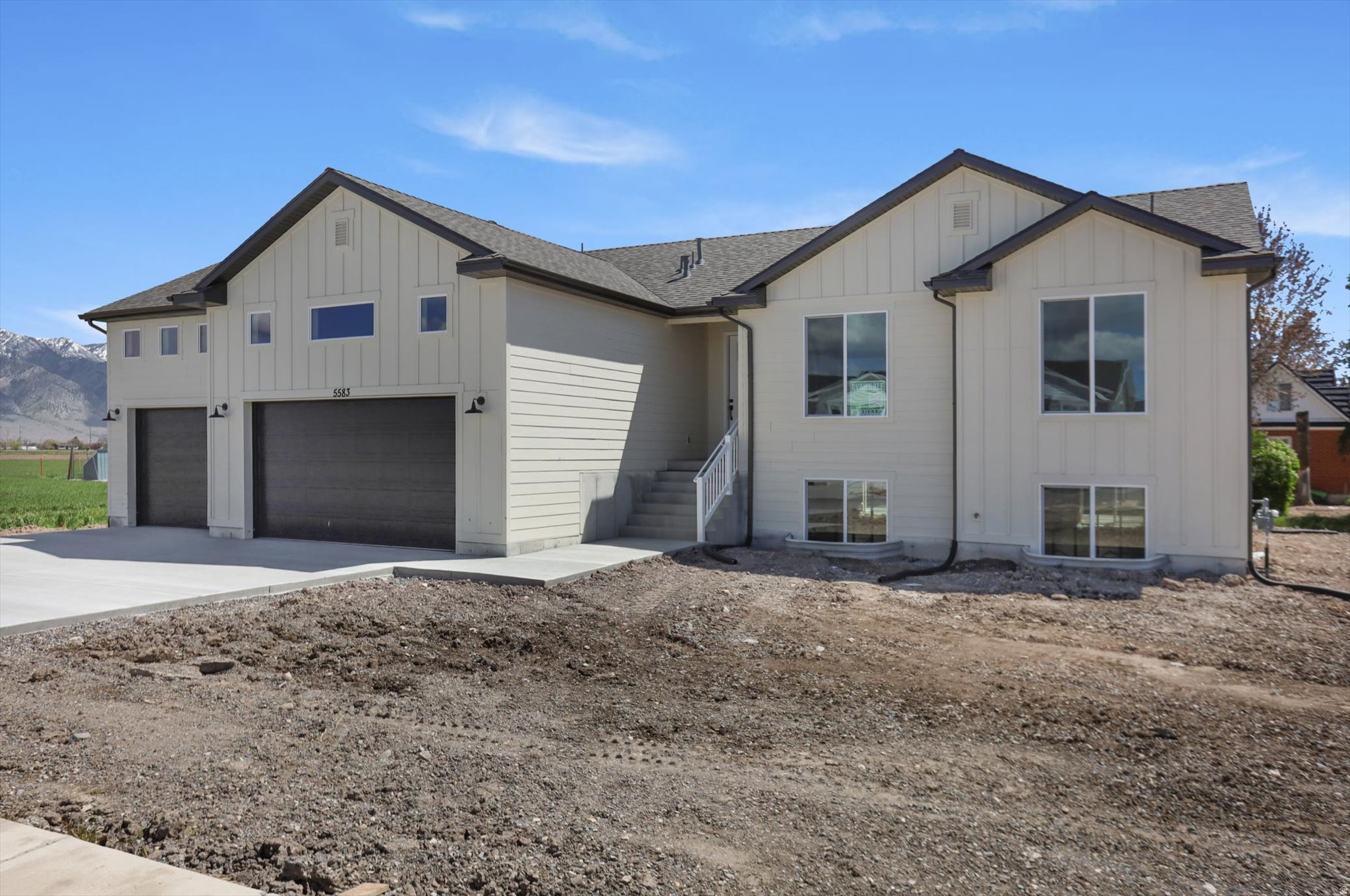 ESTATES AT RIVERVIEW - Residential