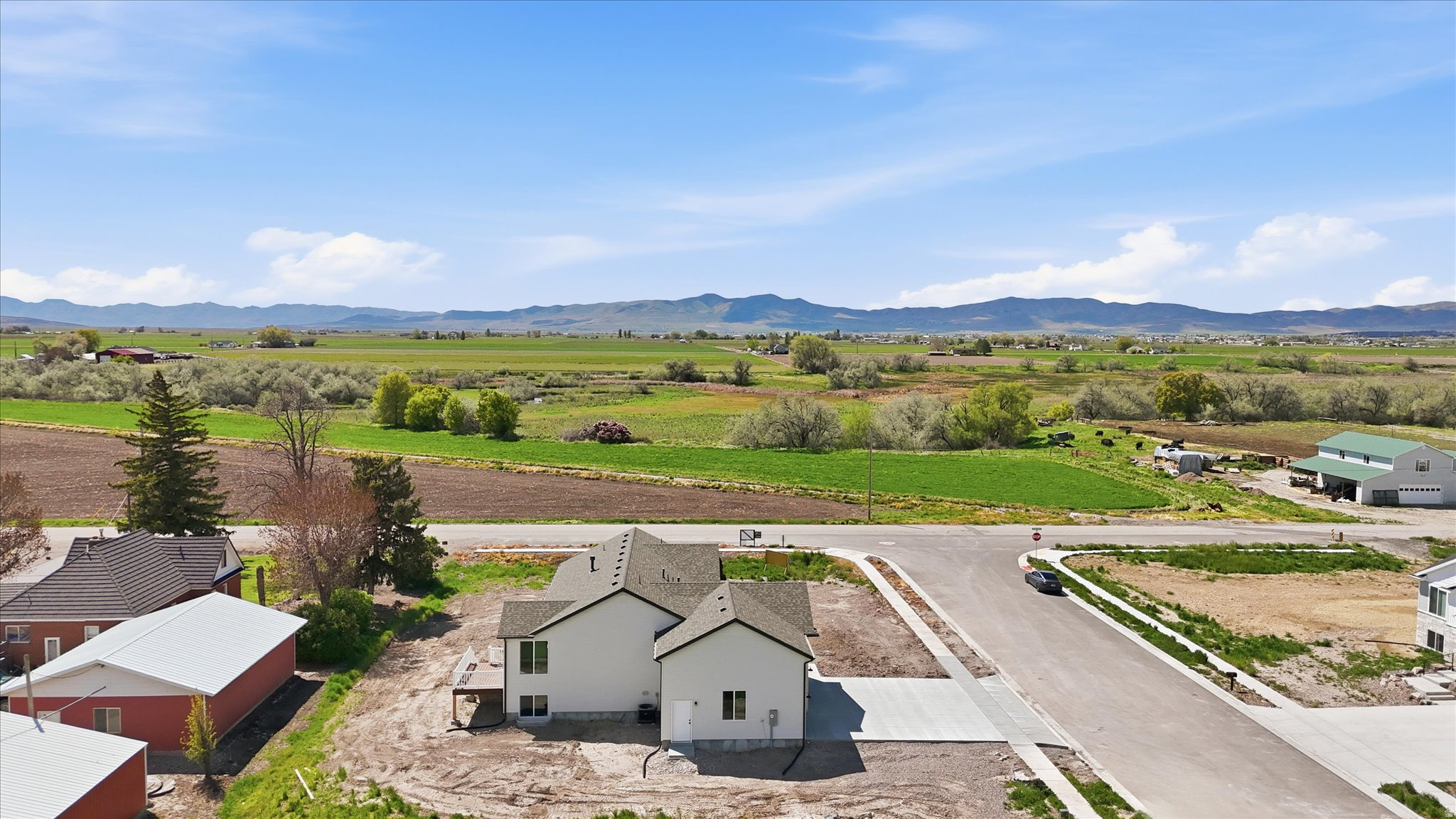ESTATES AT RIVERVIEW - Residential