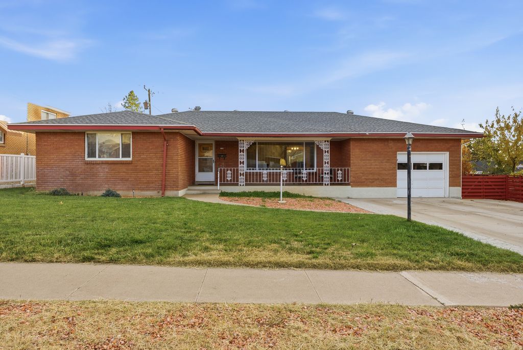 Photo of 328 E 100 N, Clearfield, UT 84015 (MLS # 2151429)