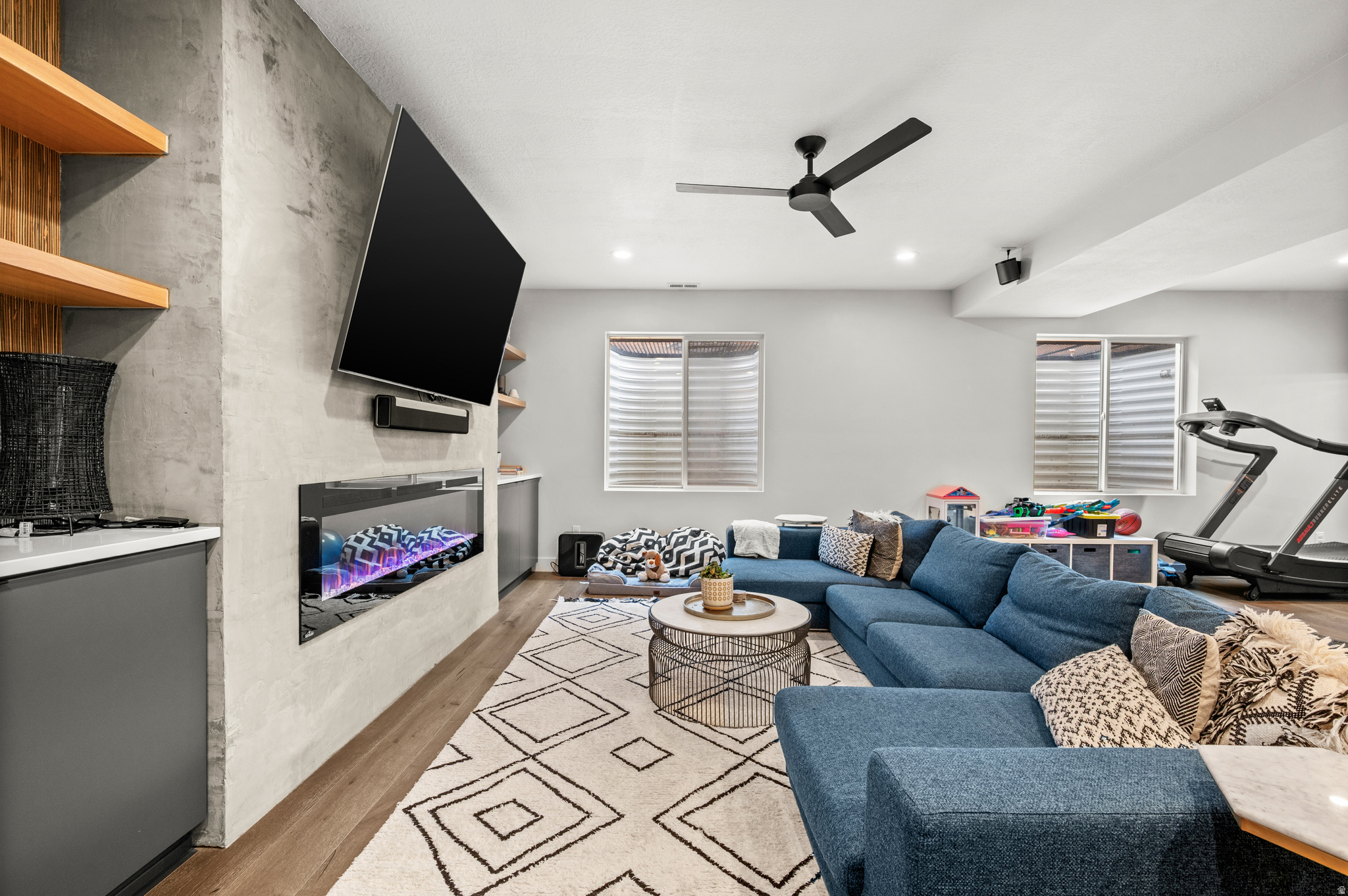 MENLOVE - Residential