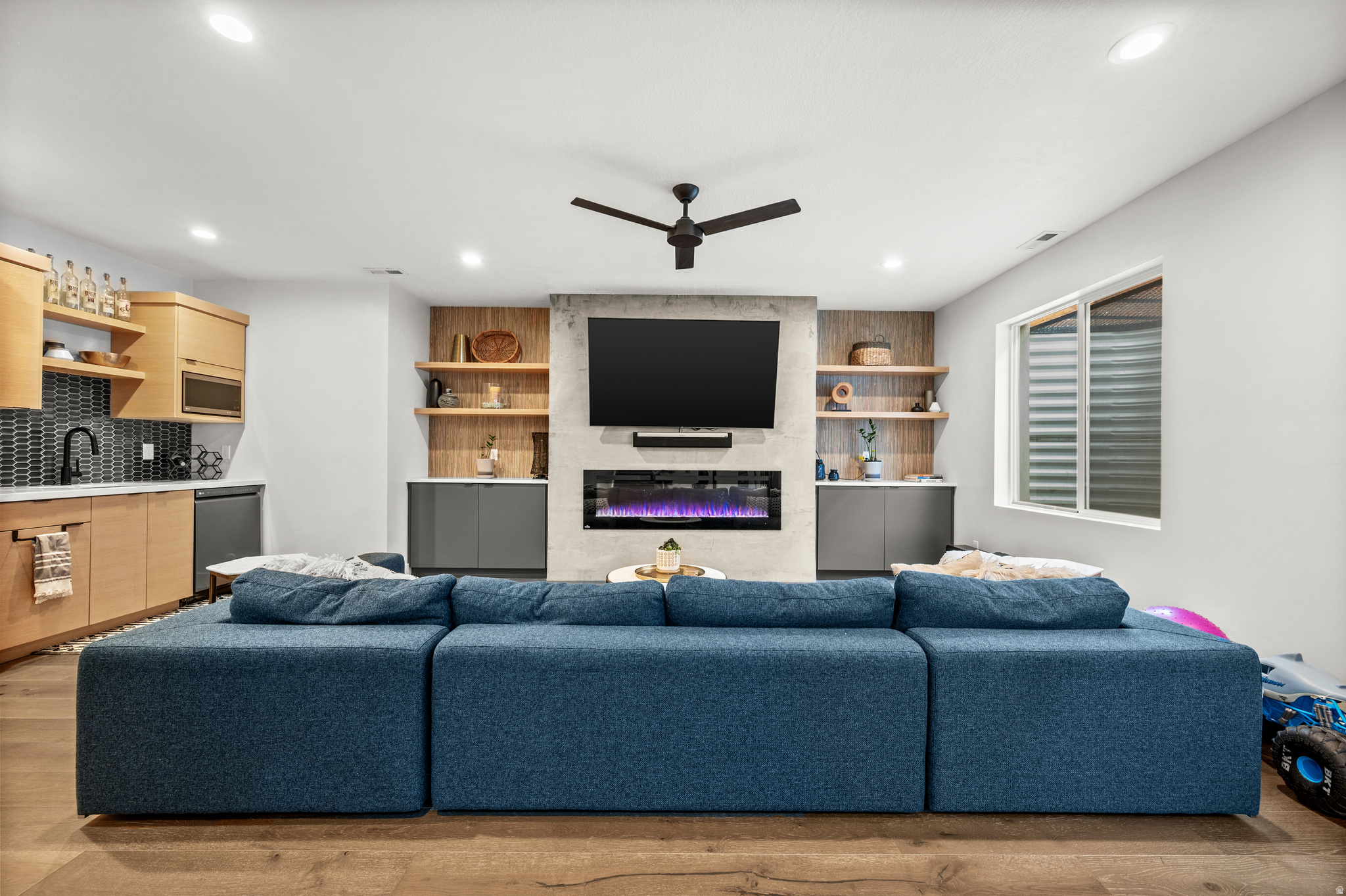 MENLOVE - Residential