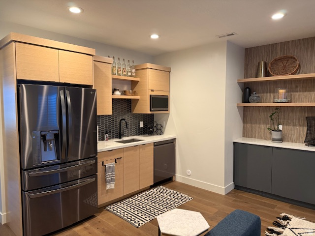 MENLOVE - Residential