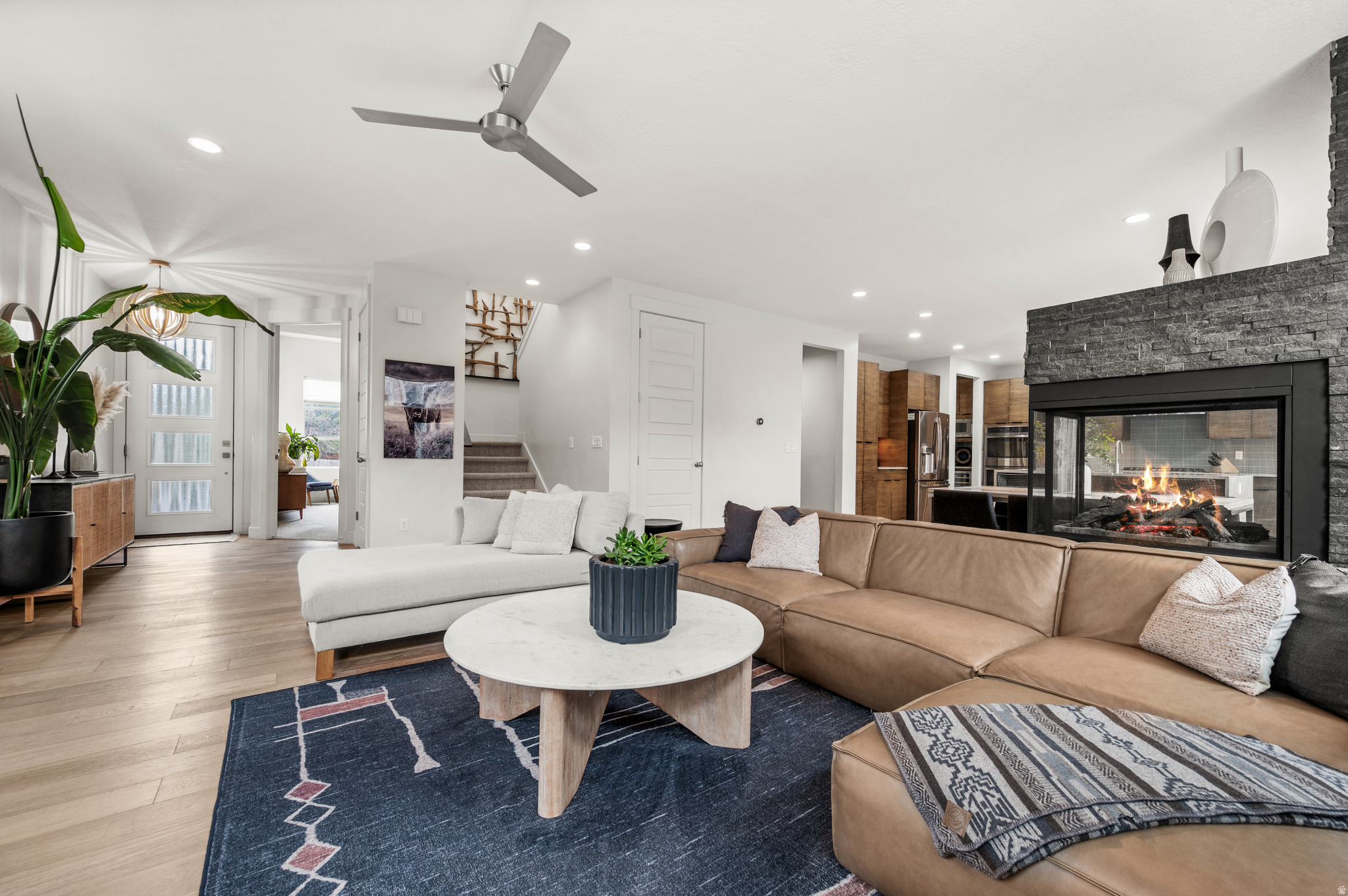 MENLOVE - Residential