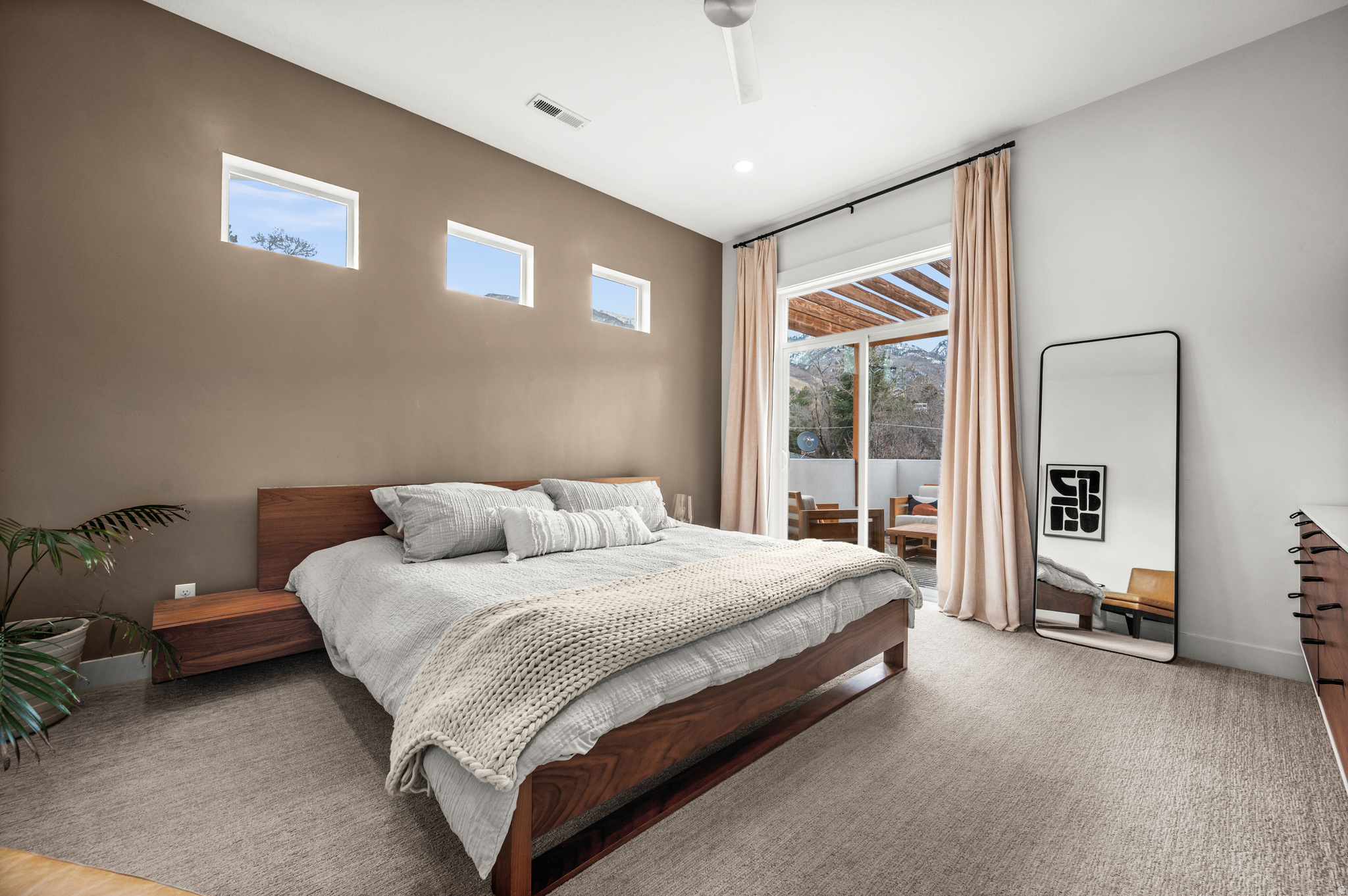 MENLOVE - Residential