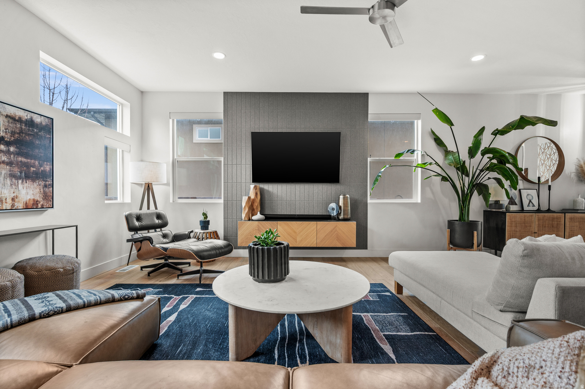 MENLOVE - Residential