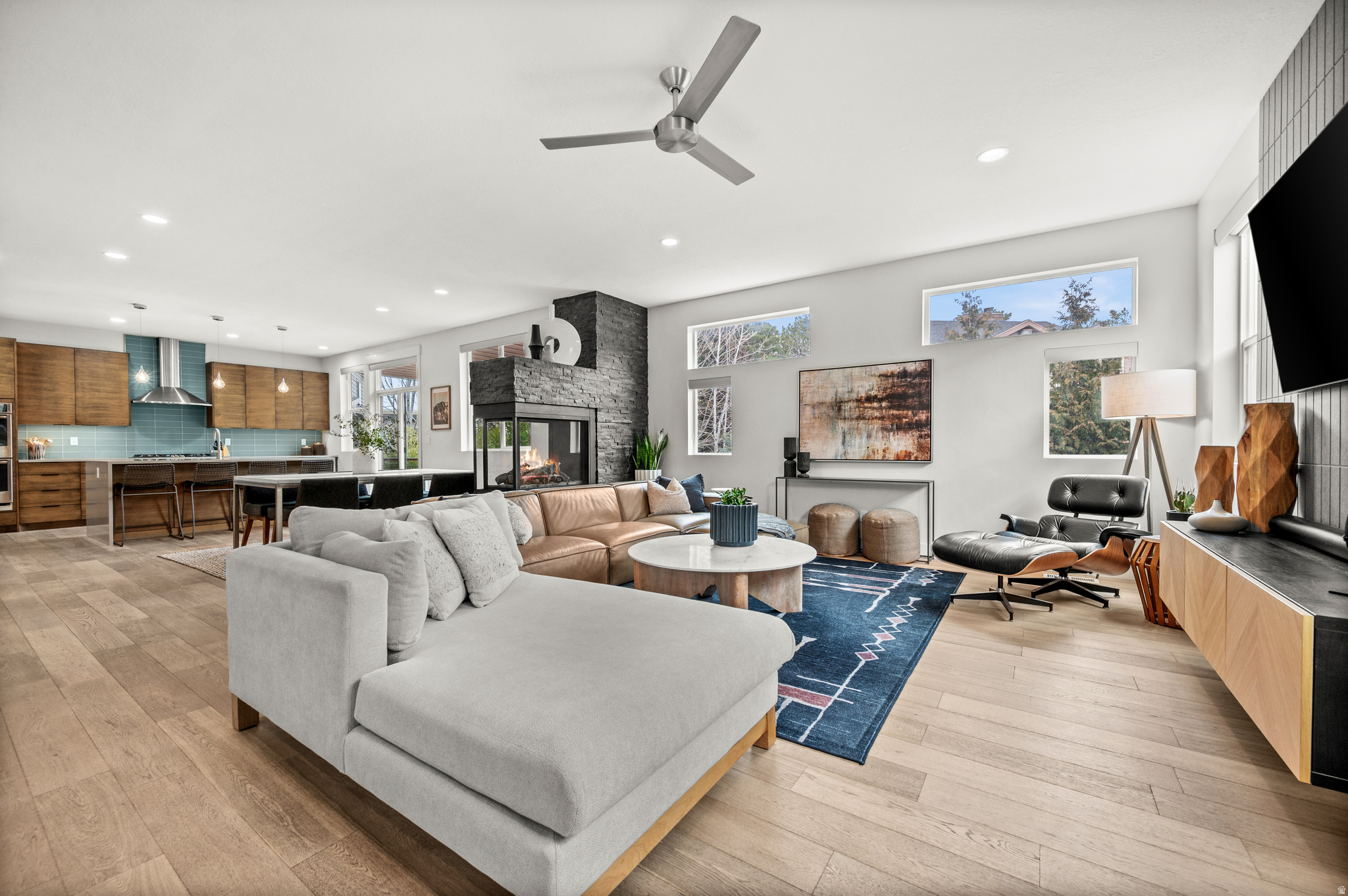 MENLOVE - Residential