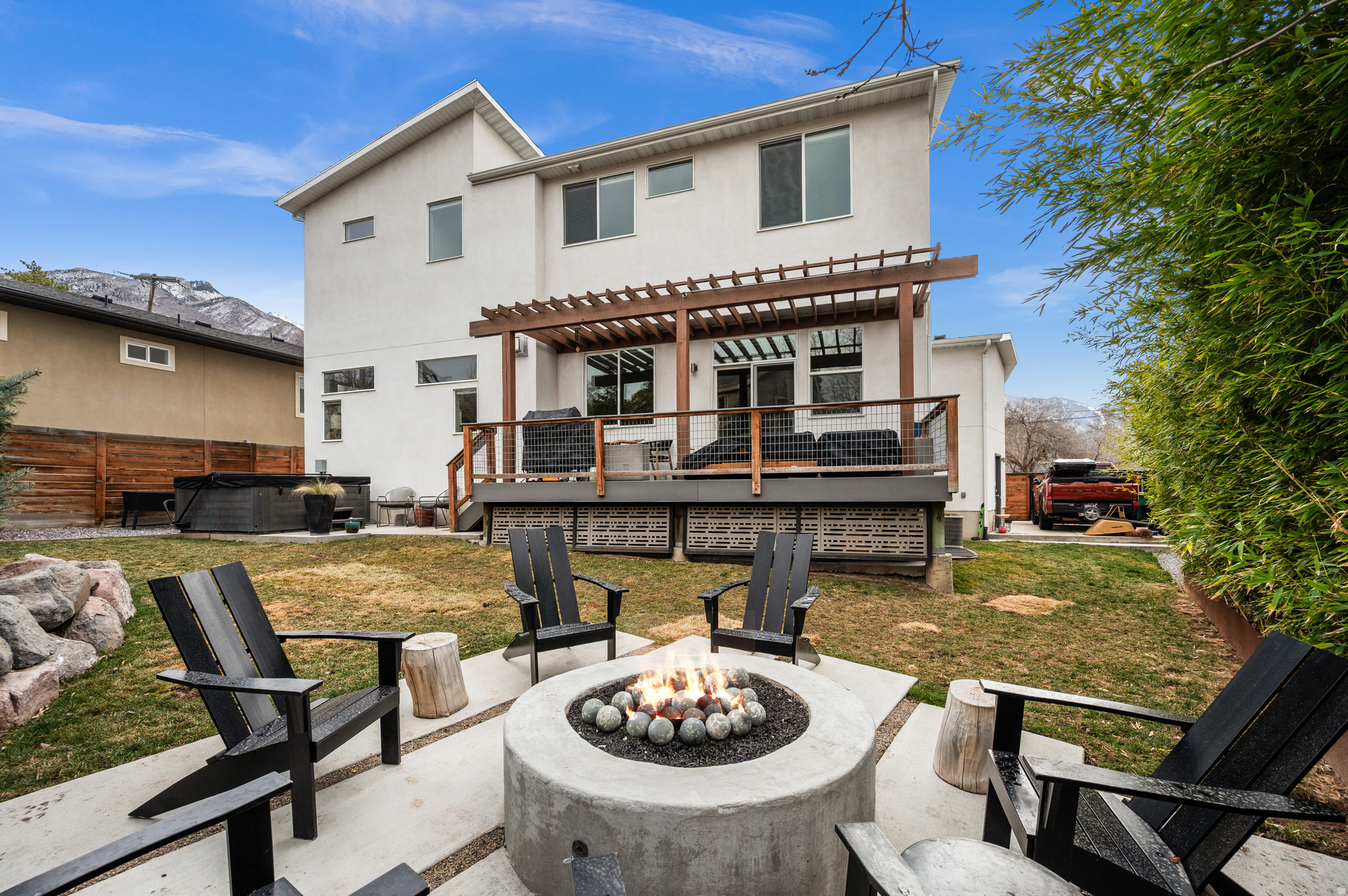 MENLOVE - Residential