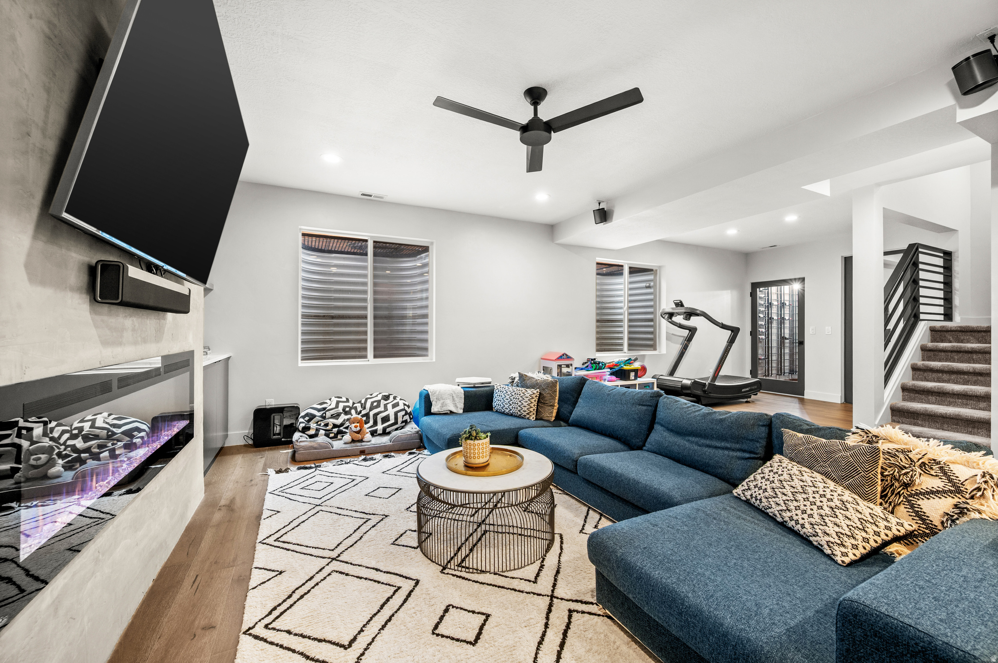 MENLOVE - Residential