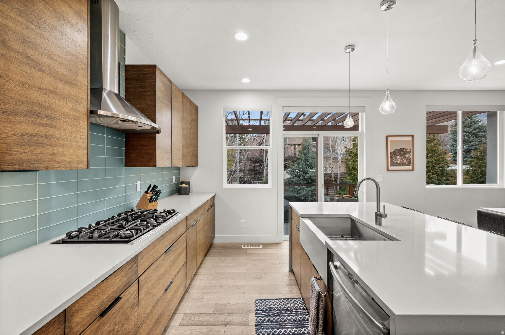 MENLOVE - Residential