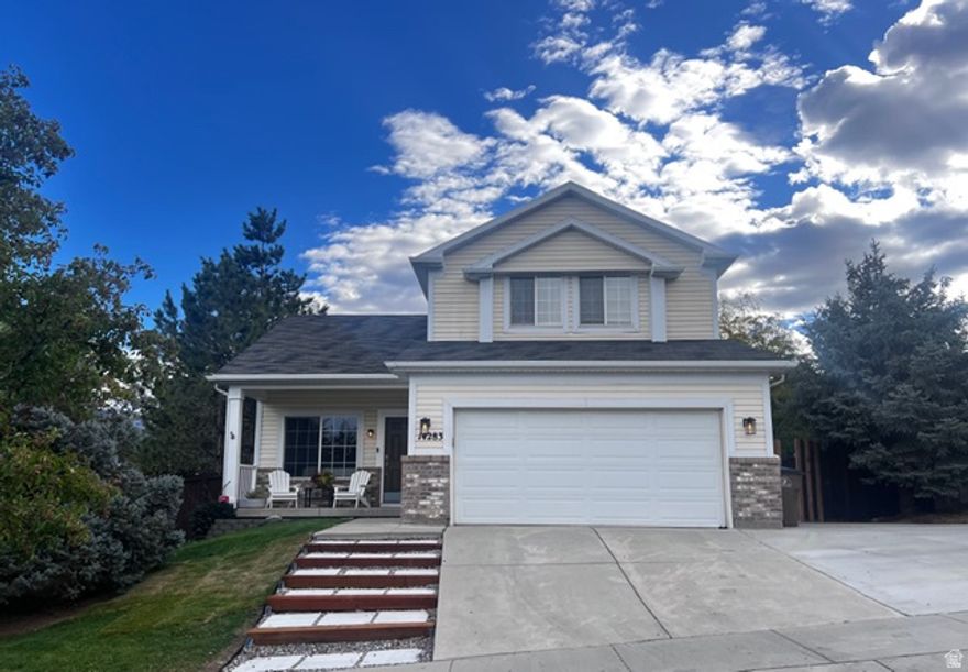 Nice open floor plan with fully fenced yard and patio to enjoy the mountain views.  Vaulted ceilings, new flooring , fresh paint and cozy fireplace.  New stove, dishwasher ,fridge and 50 gallon  water heater. Wonderful location convenient to parks, trails, shopping and freeway access.