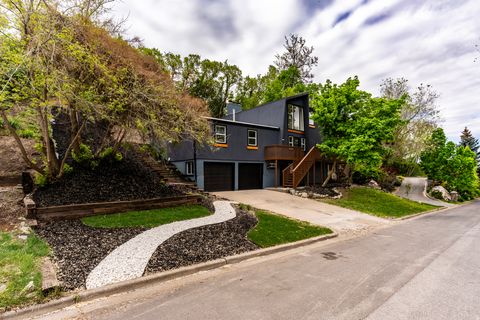 Photo of 1440 E SHADY LN, Fruit Heights, UT 84037 (MLS # 2151729)