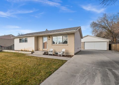 Photo of 861 E DAISY AVE, Sandy, UT 84094 (MLS # 2125639)
