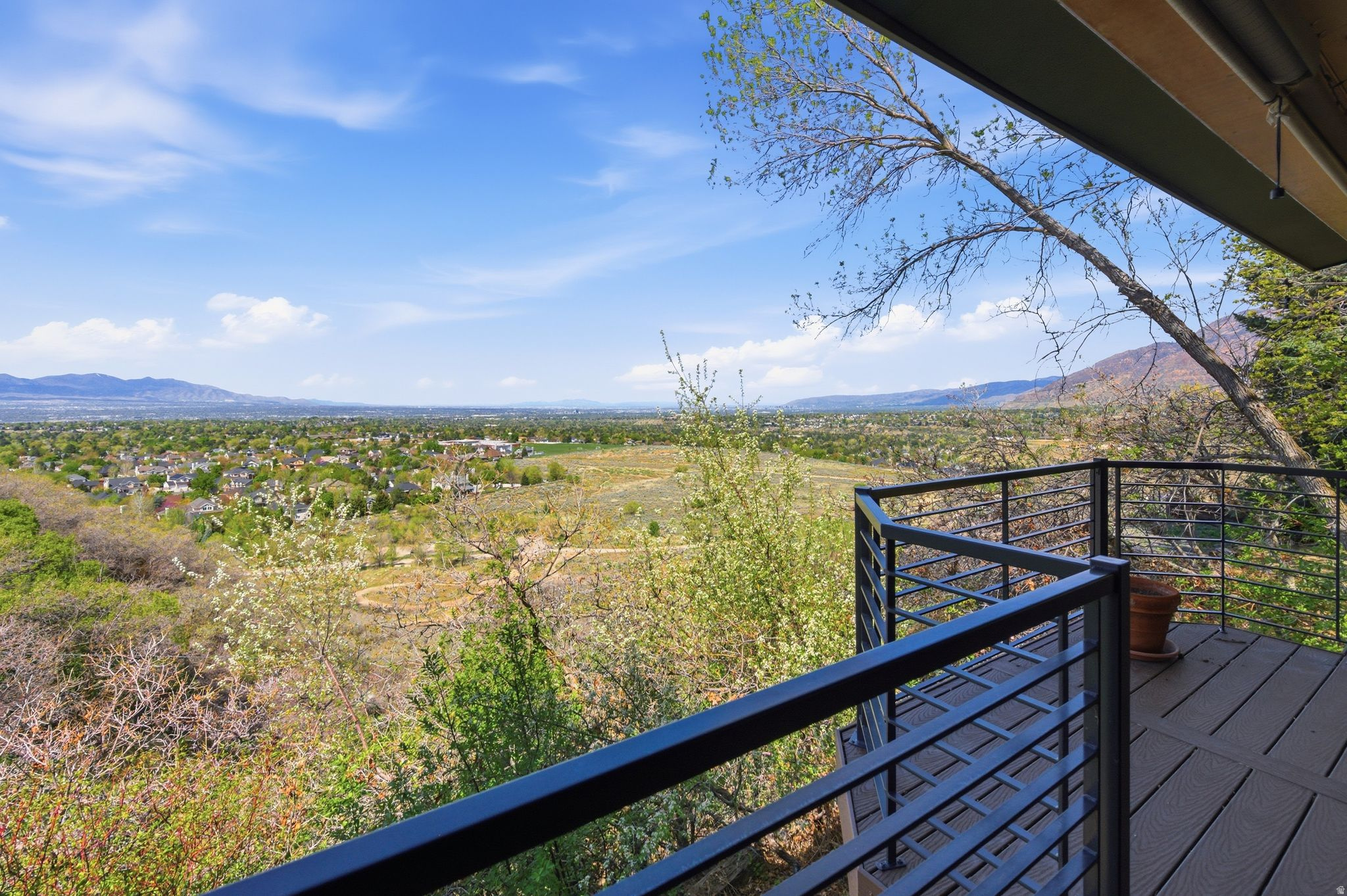 ALTAWOOD - Residential