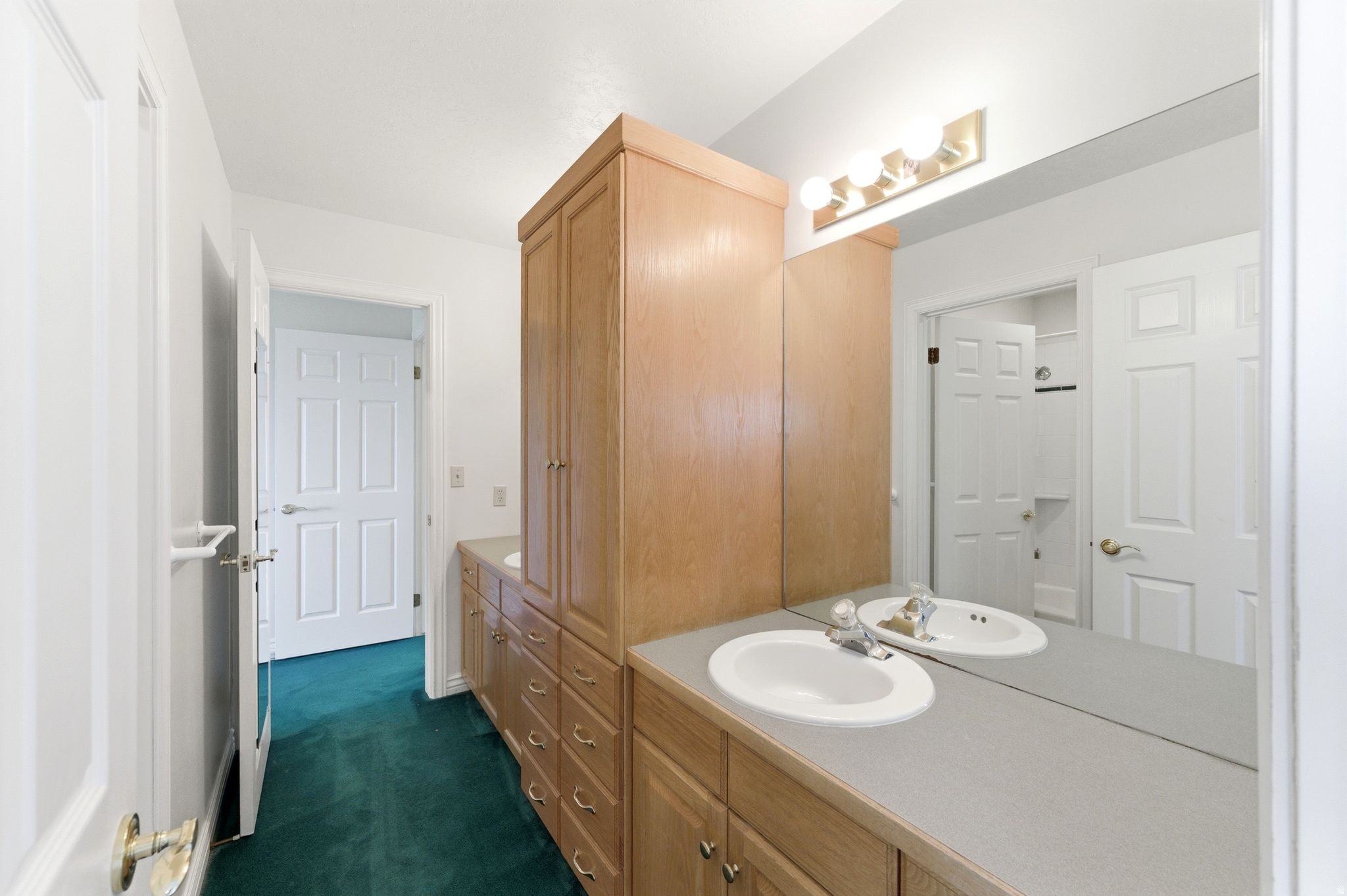 ALTAWOOD - Residential