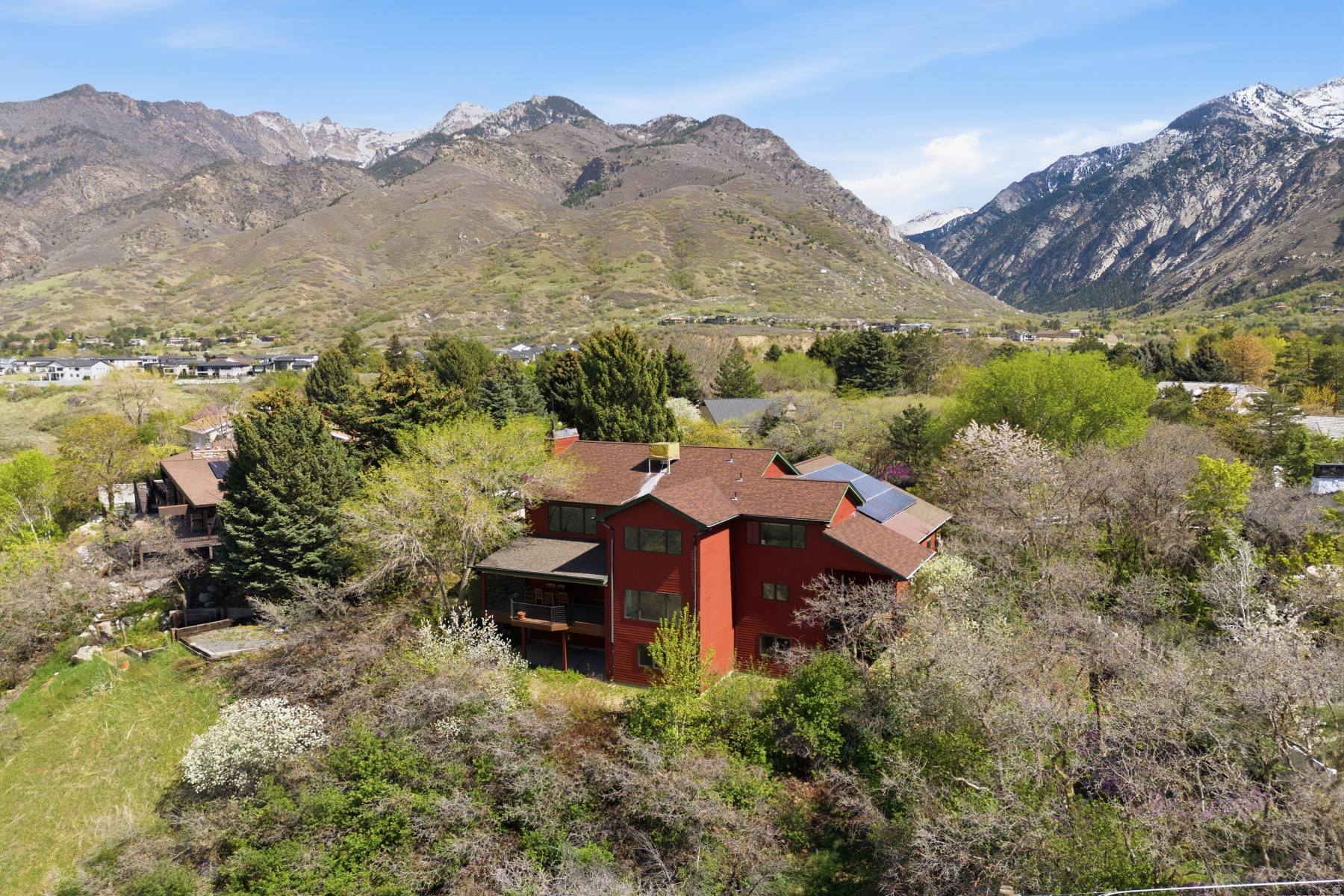 ALTAWOOD - Residential