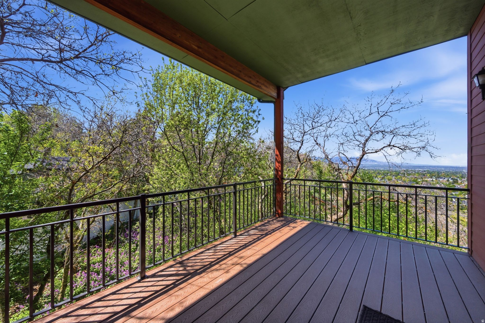 ALTAWOOD - Residential